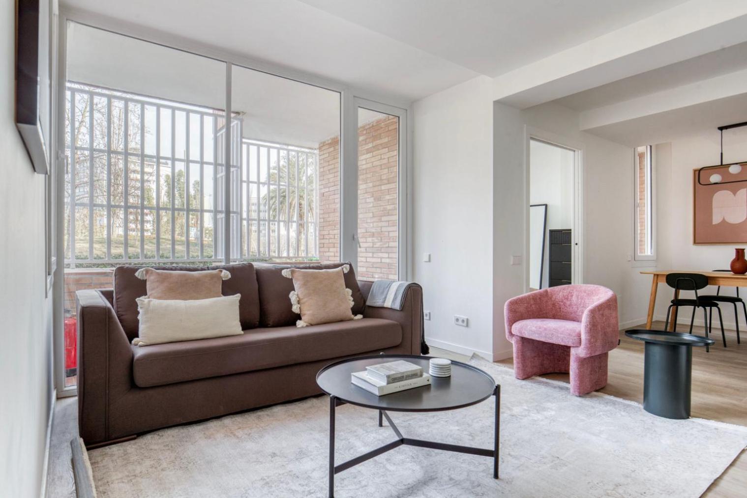 Blueground Sarria Doorman Newly Renovated Bcn-119 Apartment