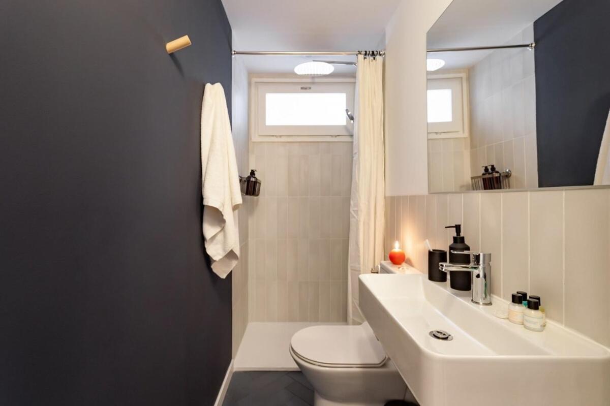 Elegant 4 Bedroom By Plaza Catalunya Apartment Barcelona
