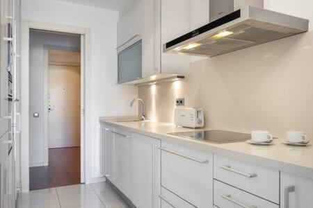 Wonderful 2-bd With Balcony Plaza Cataluna *