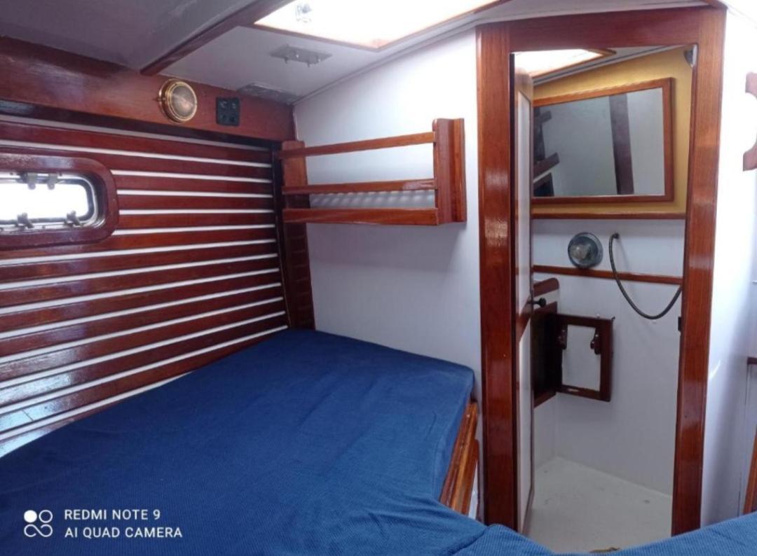 Bateau-hôtel Vintage And Cozy Sailing Boat In Barcelone