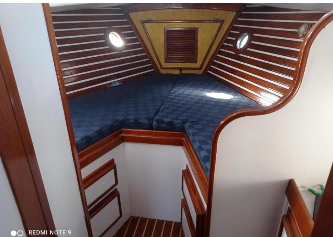 Vintage And Cozy Sailing Boat In Bateau-hôtel *