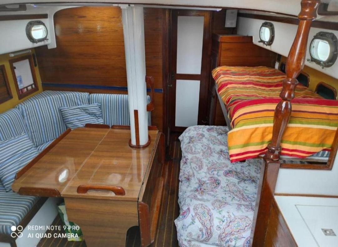 Bateau-hôtel Vintage And Cozy Sailing Boat In Barcelone
