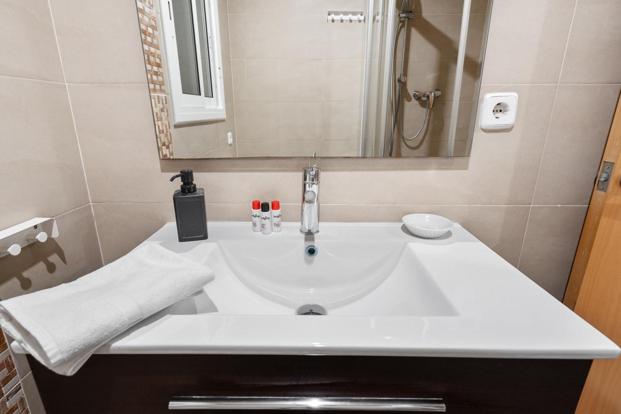 Recently Renovated 2 Bedroom In Eixample Apartment
