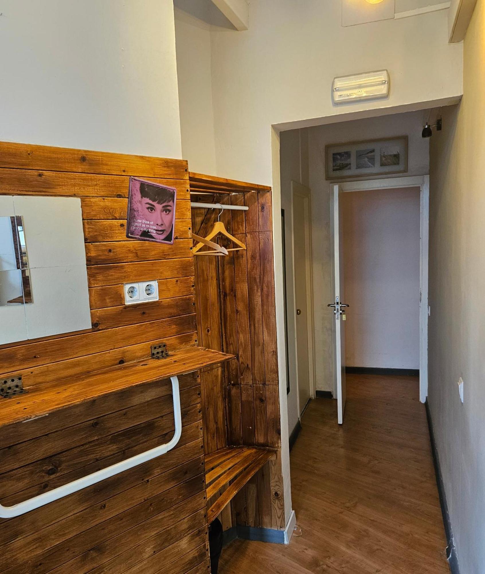 Hostel Wow *
