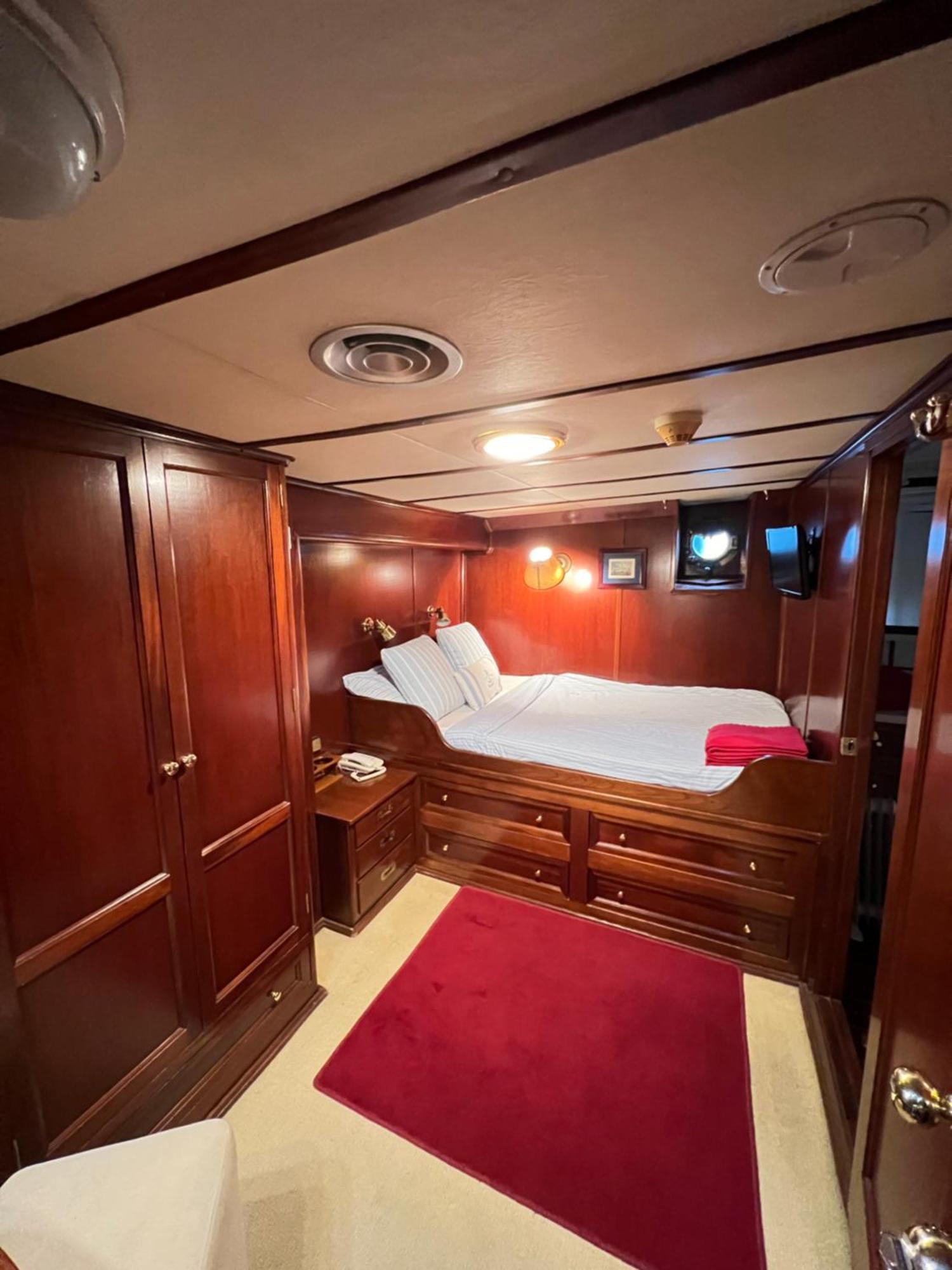 Botel Southern Cross *