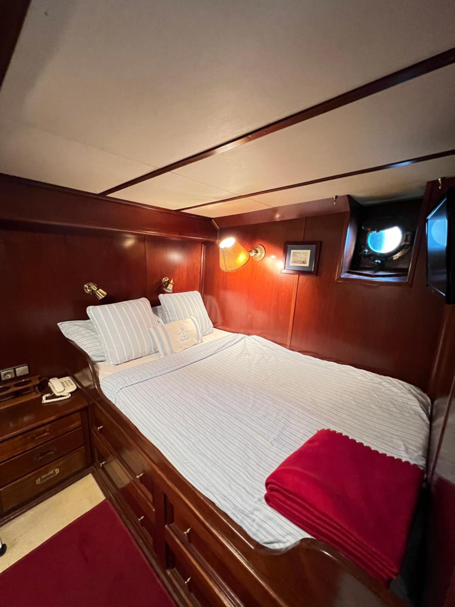 Southern Cross Botel