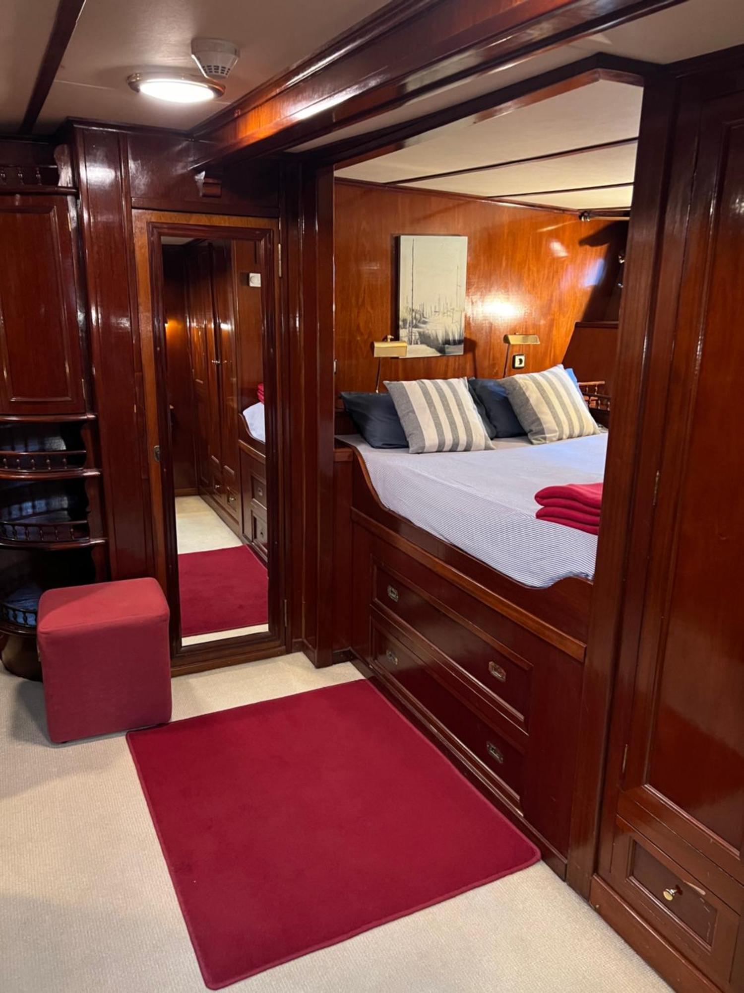 Botel Southern Cross *