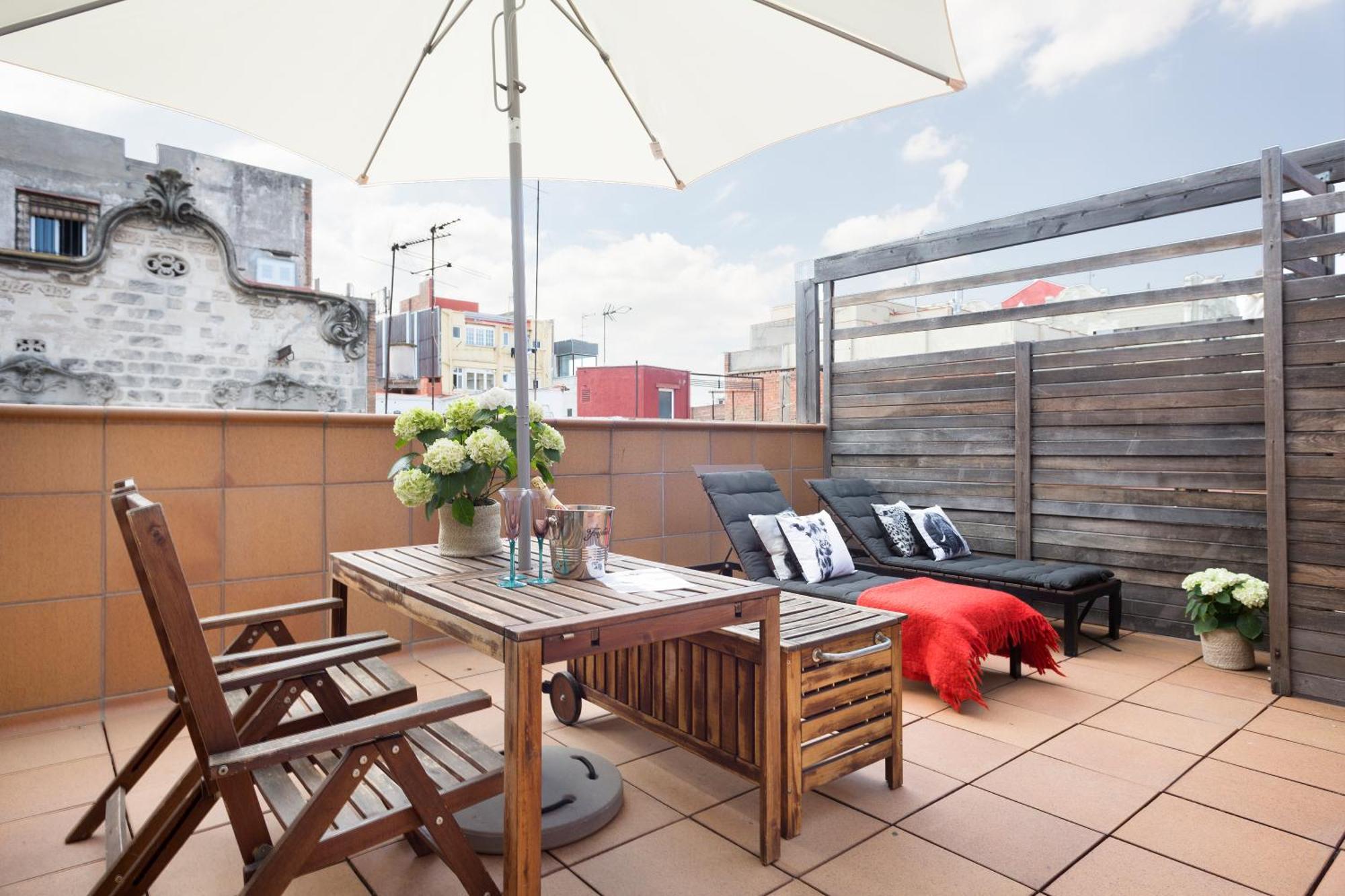 My Space Emirates - Bright In Gracia With Shared Pool Apartment *