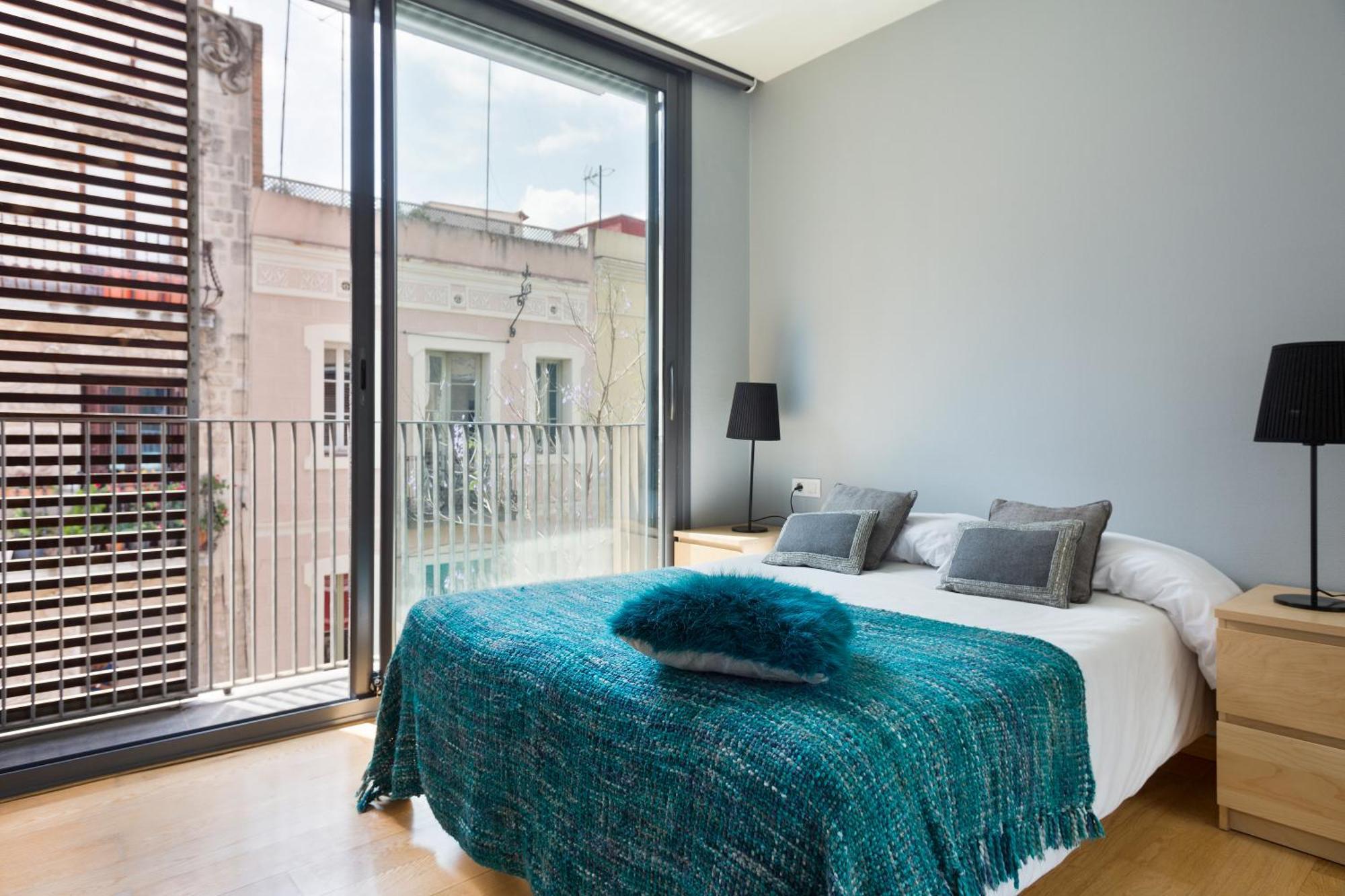 Apartment My Space Emirates - Bright In Gracia With Shared Pool