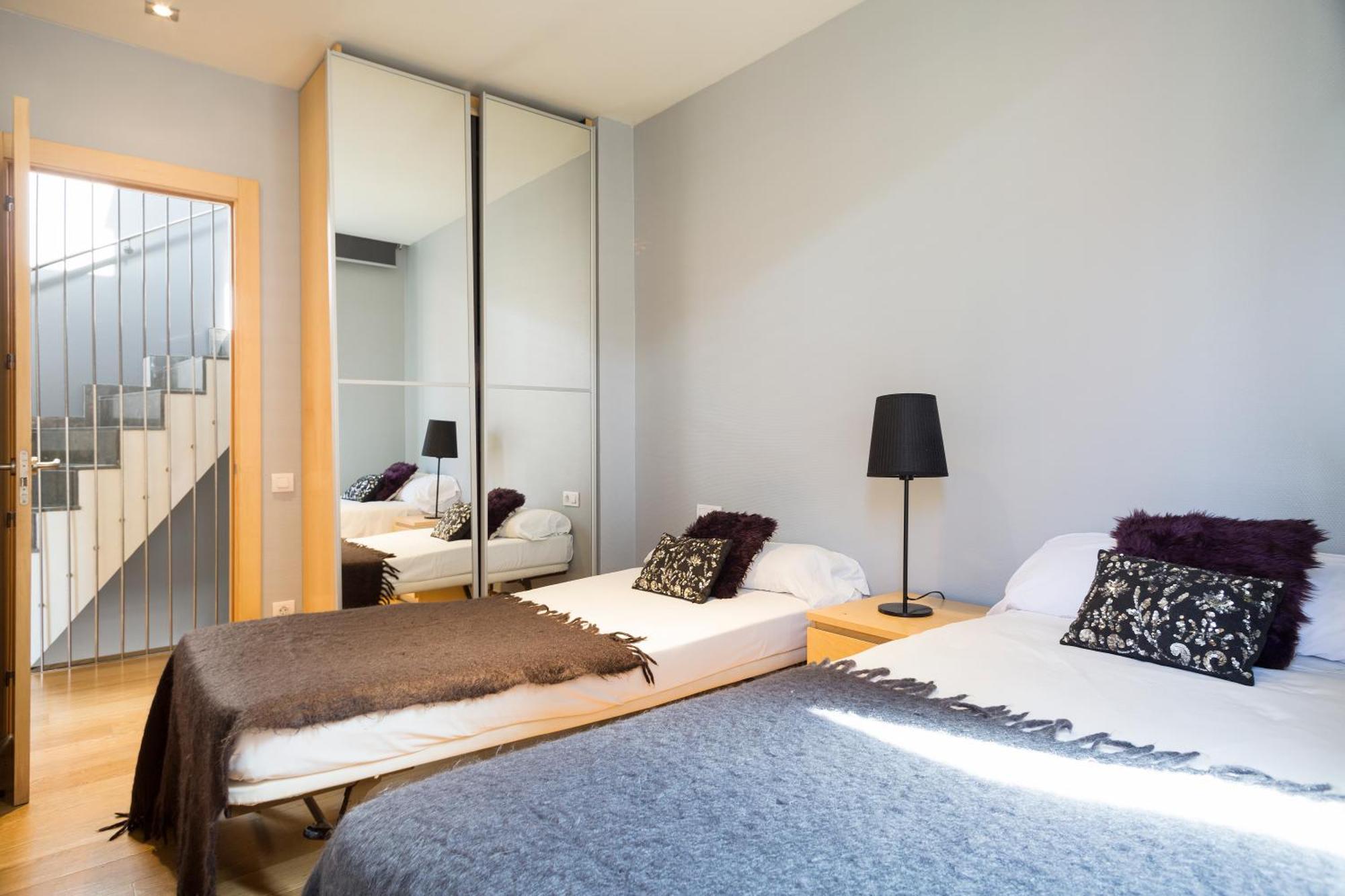 My Space Emirates - Bright In Gracia With Shared Pool Apartment