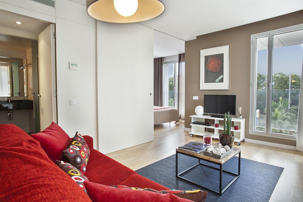 Mistral Pool Apartment Barcelona