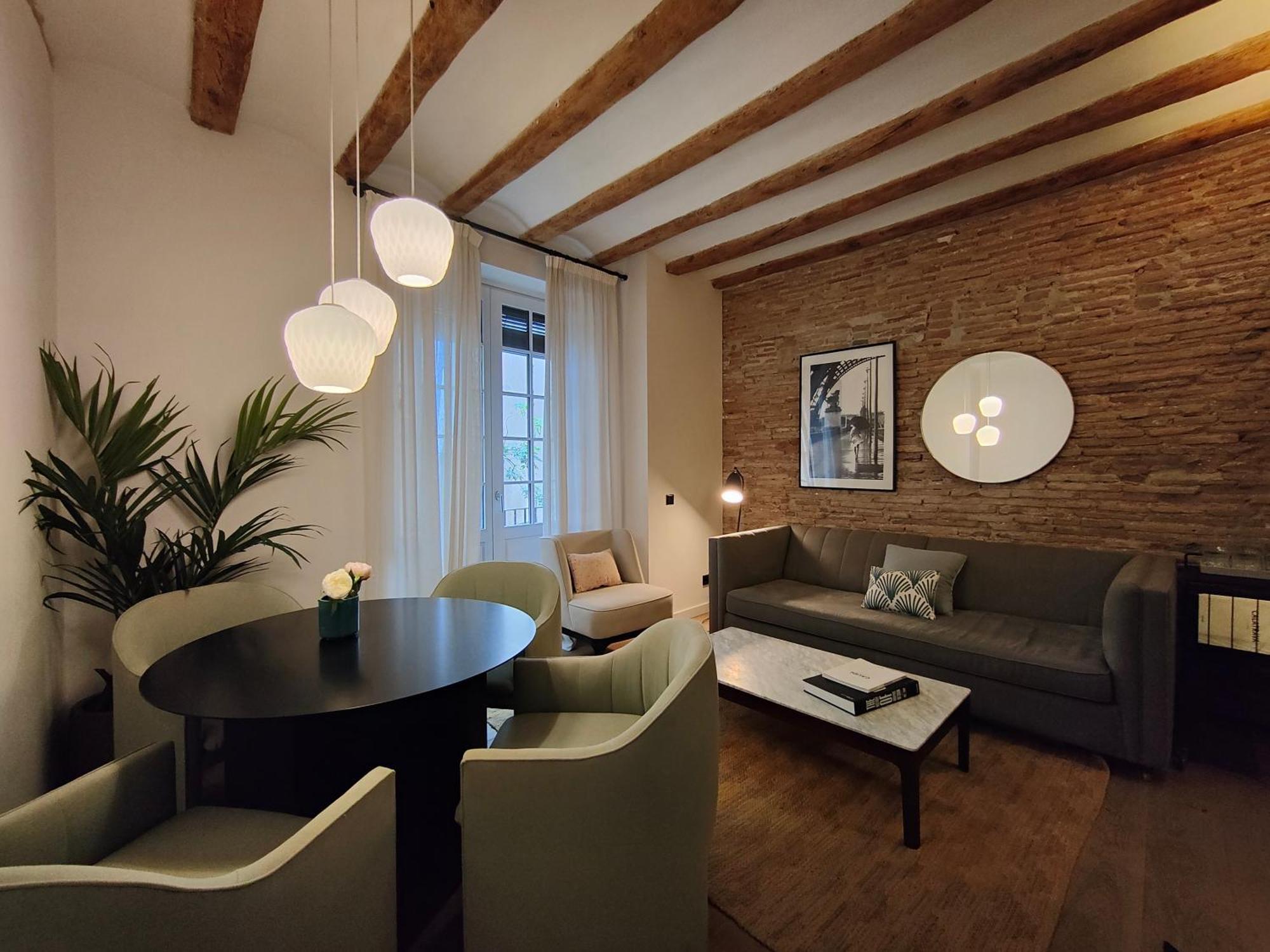 Luxury 2br&2washrooms City Center * Barcelona