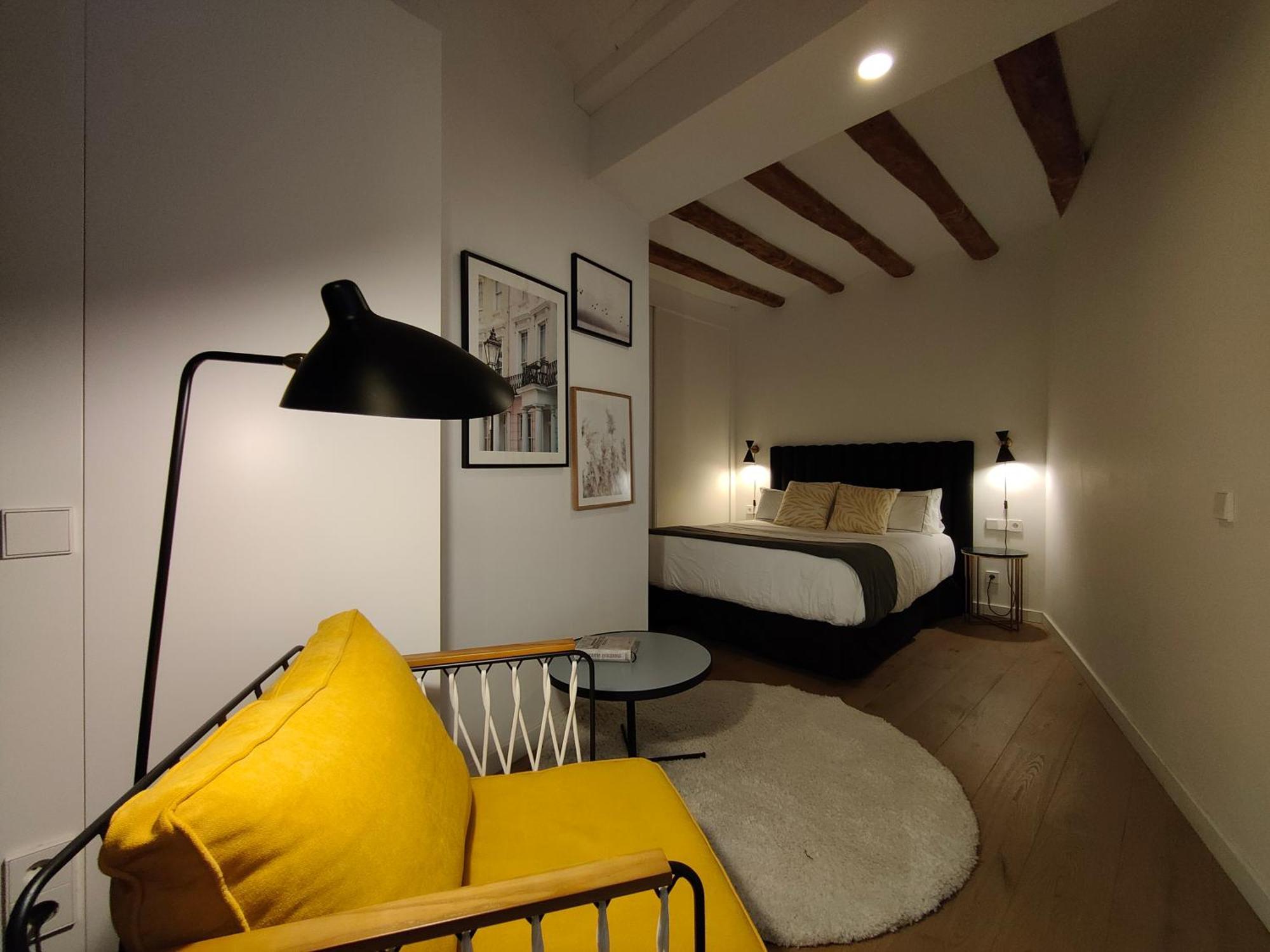 Luxury 2br&2washrooms City Center Apartment *