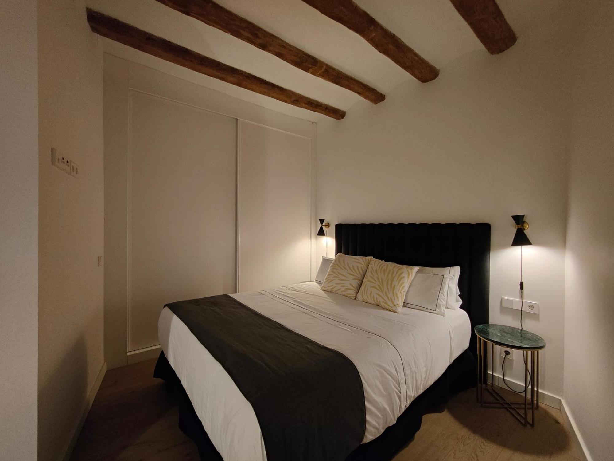 Luxury 2br&2washrooms City Center