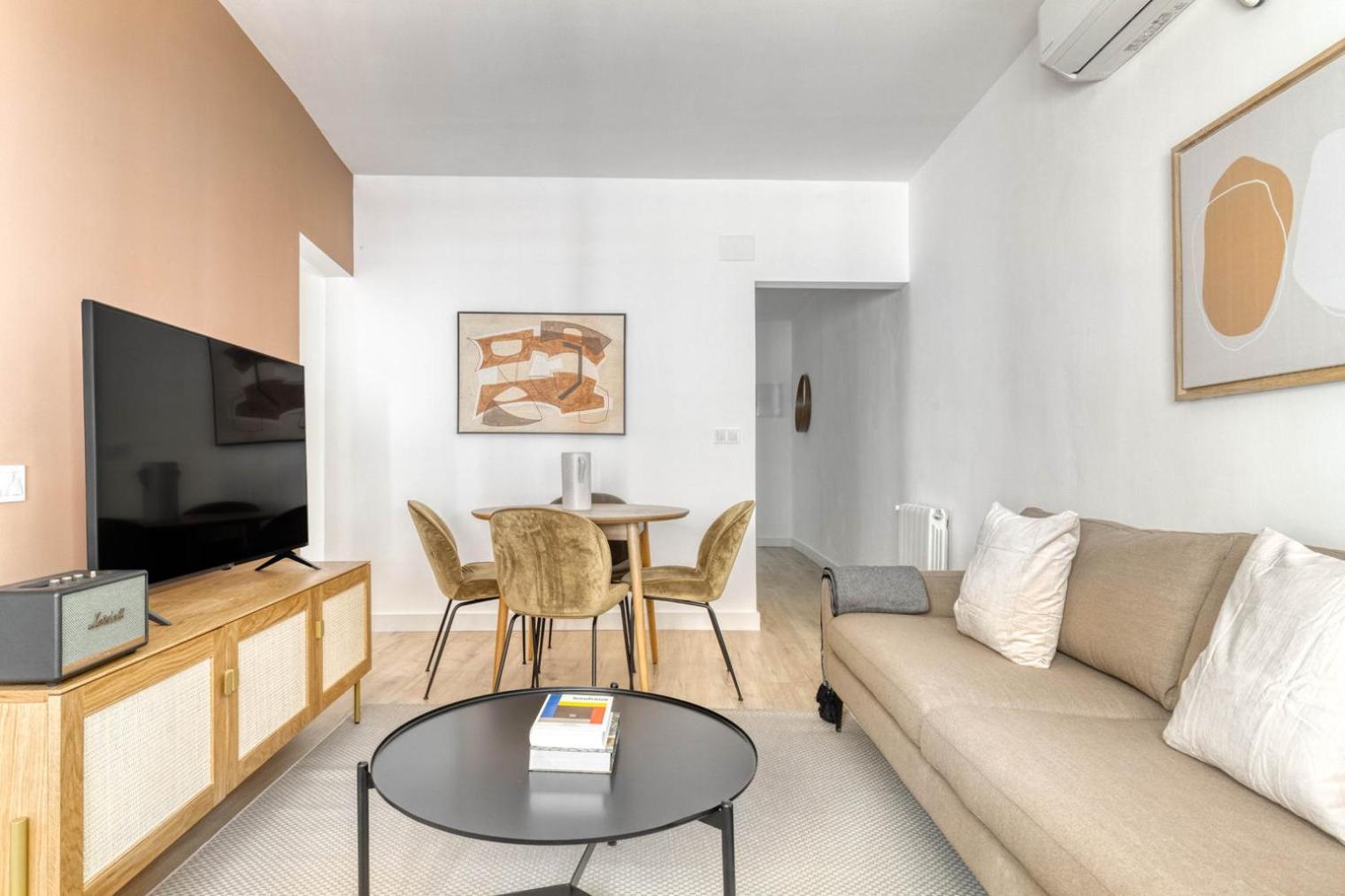 Blueground De Gracia Furniture Decor Bcn-72 *