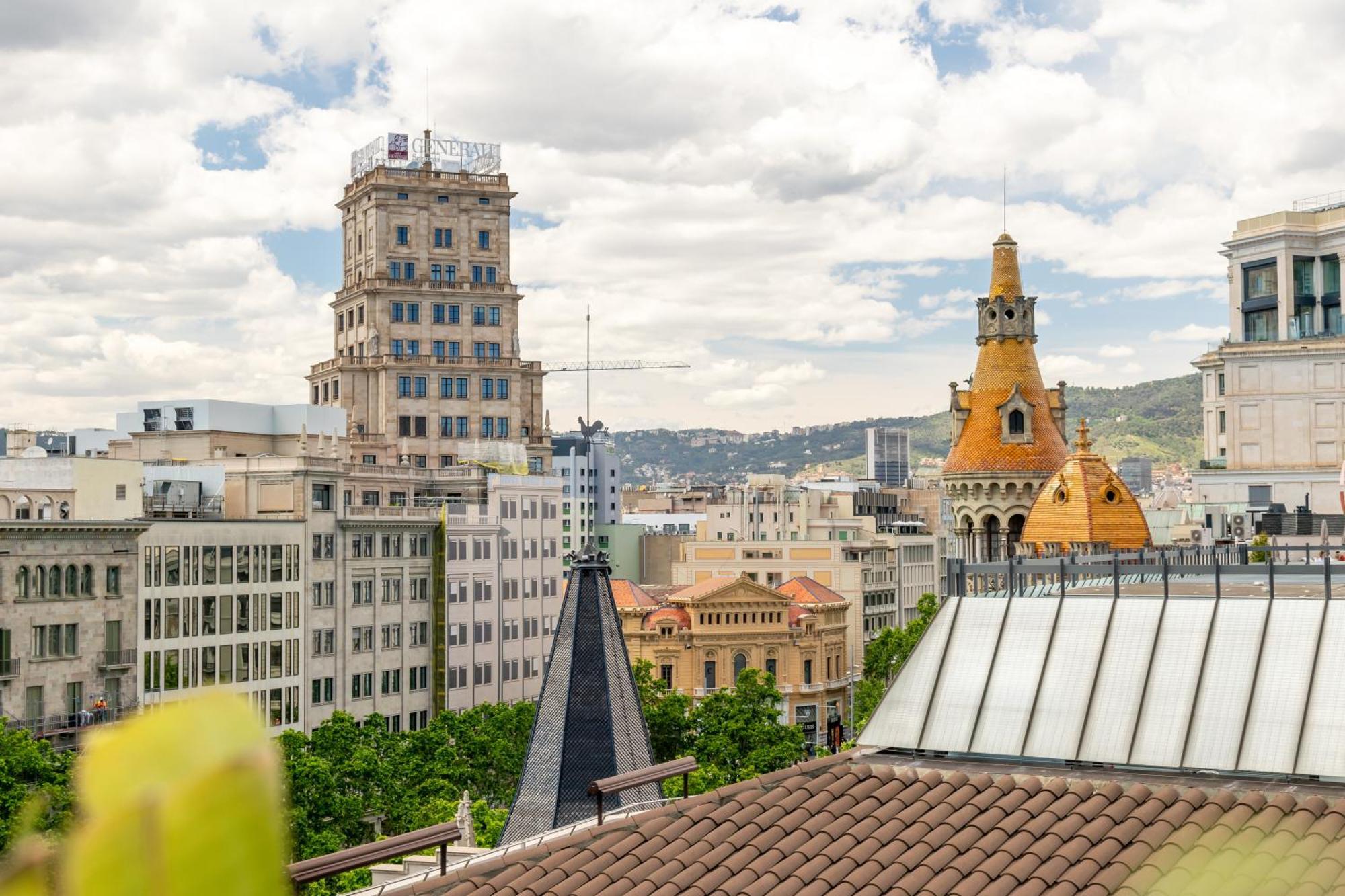Unique - Placa Catalunya