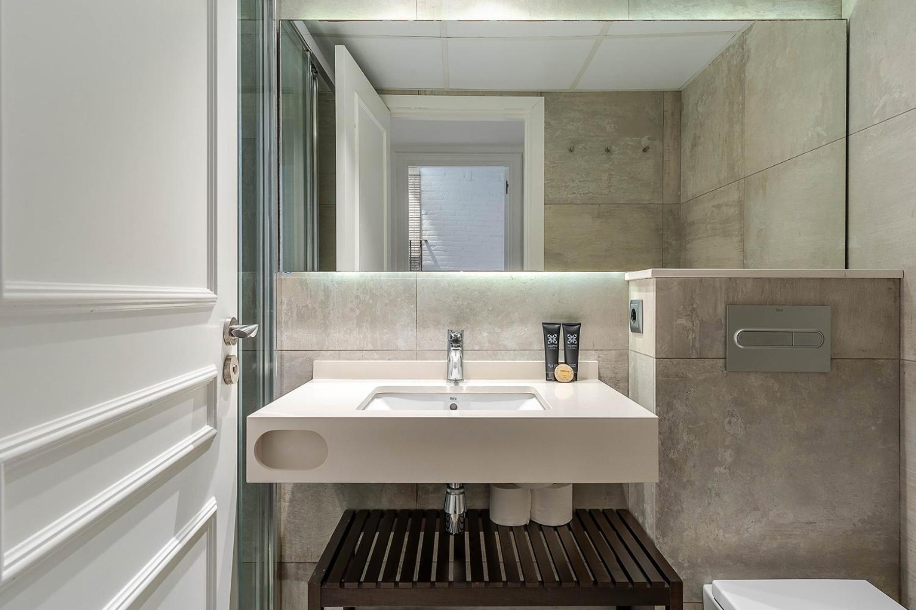 Enjoybcn Colon Appartement *