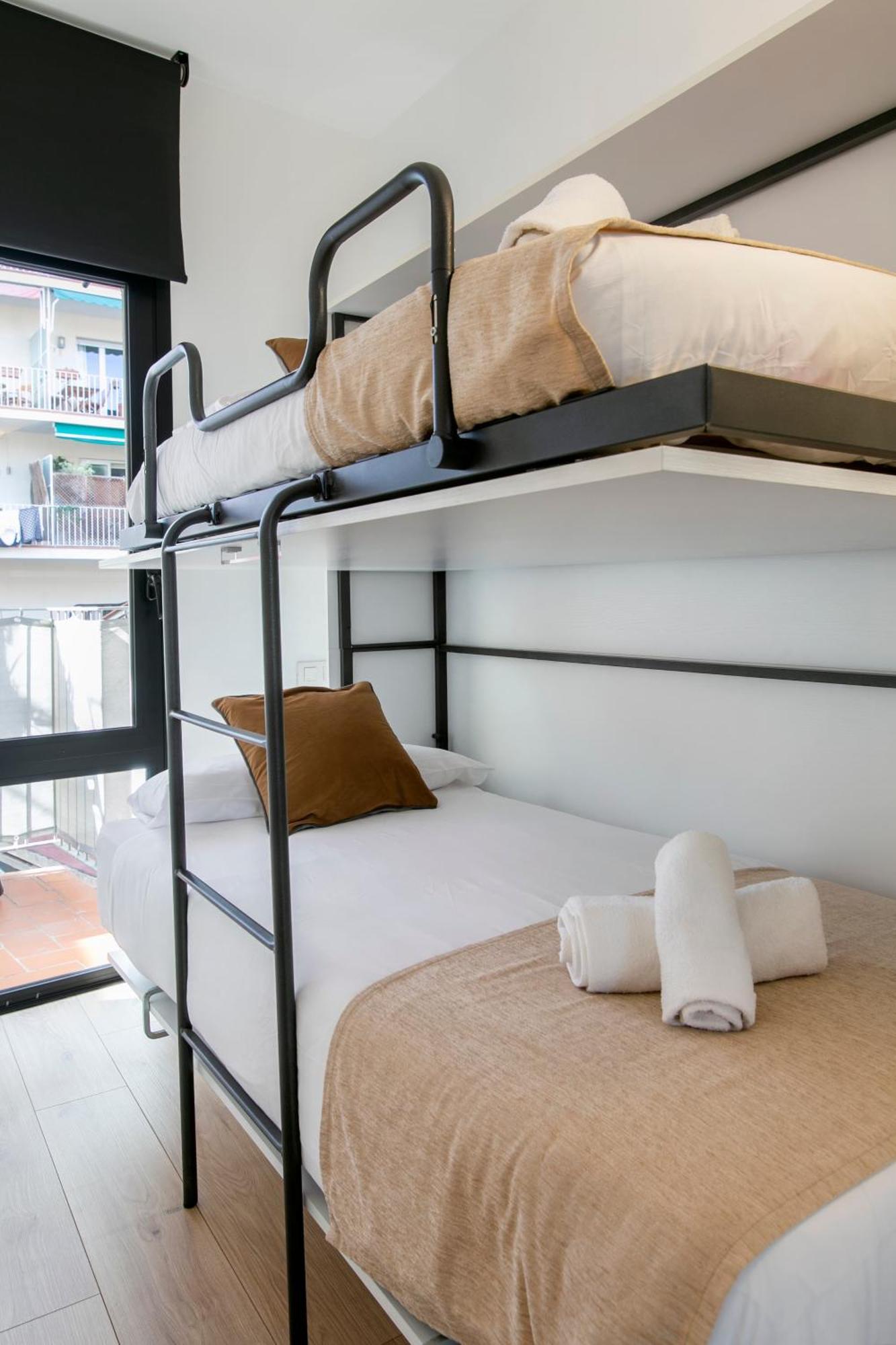 Chic And Modern In Gracia *