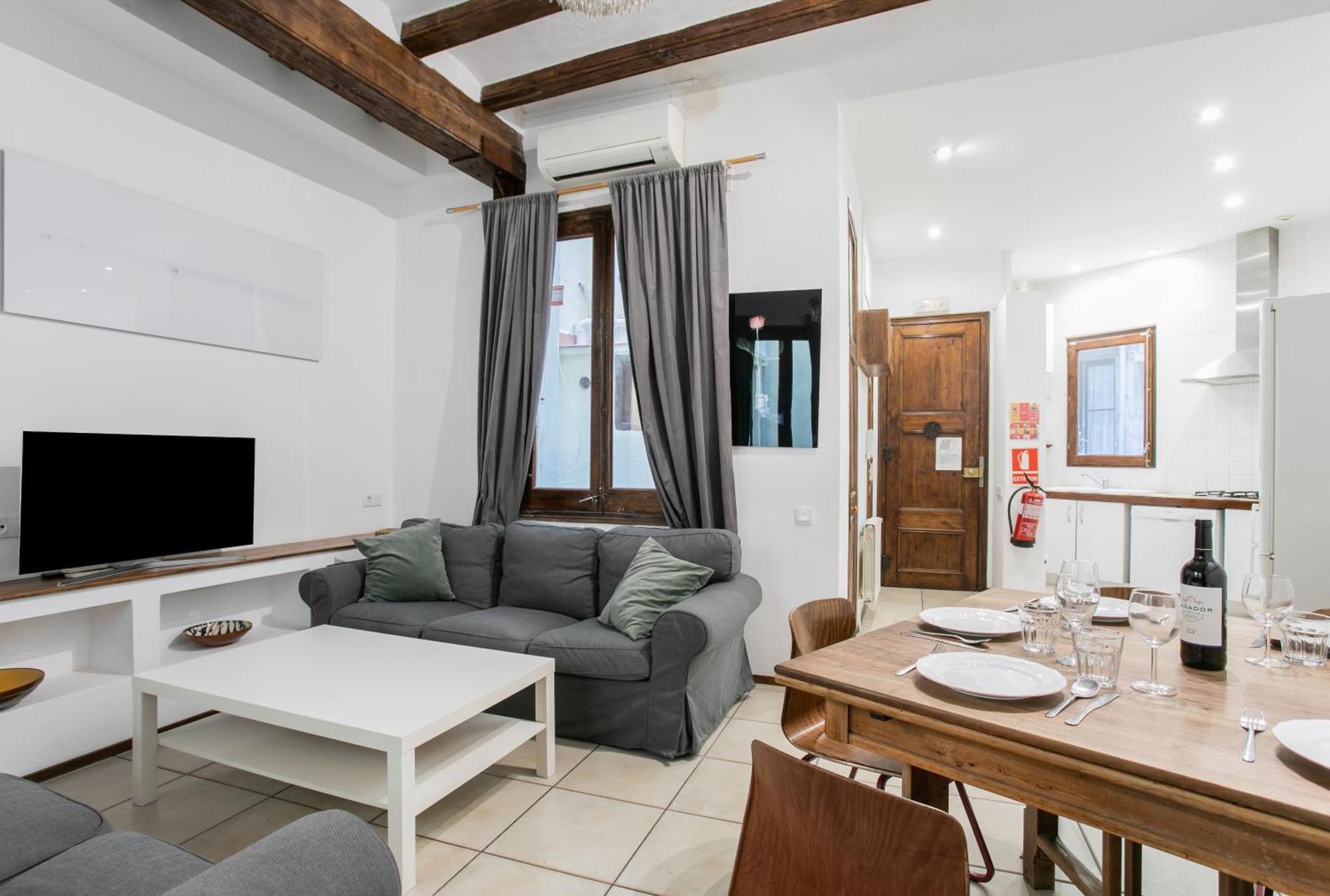 Canela Homes Gotic