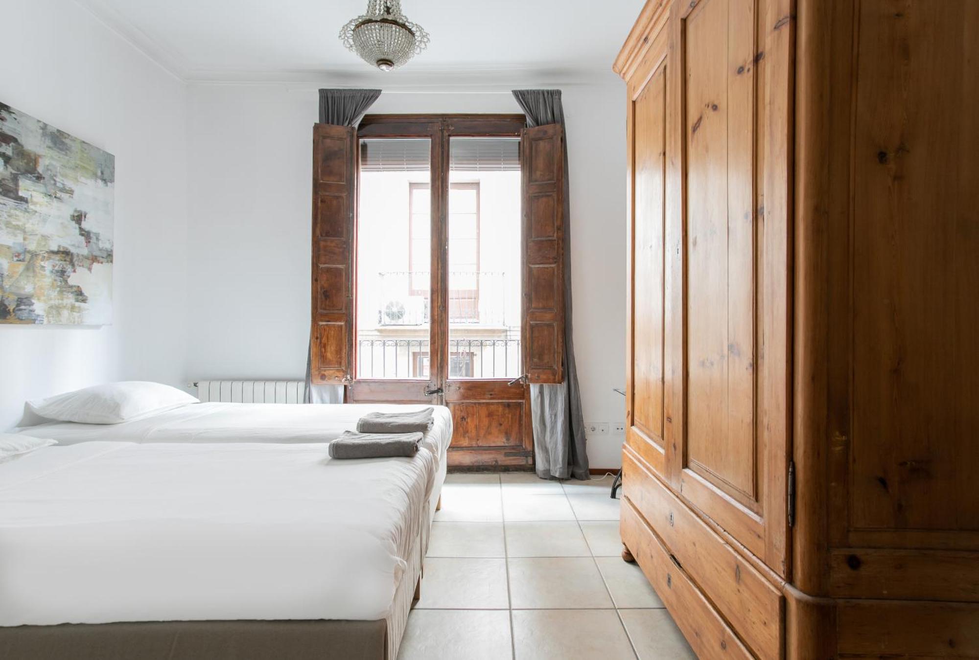 Canela Homes Gotic