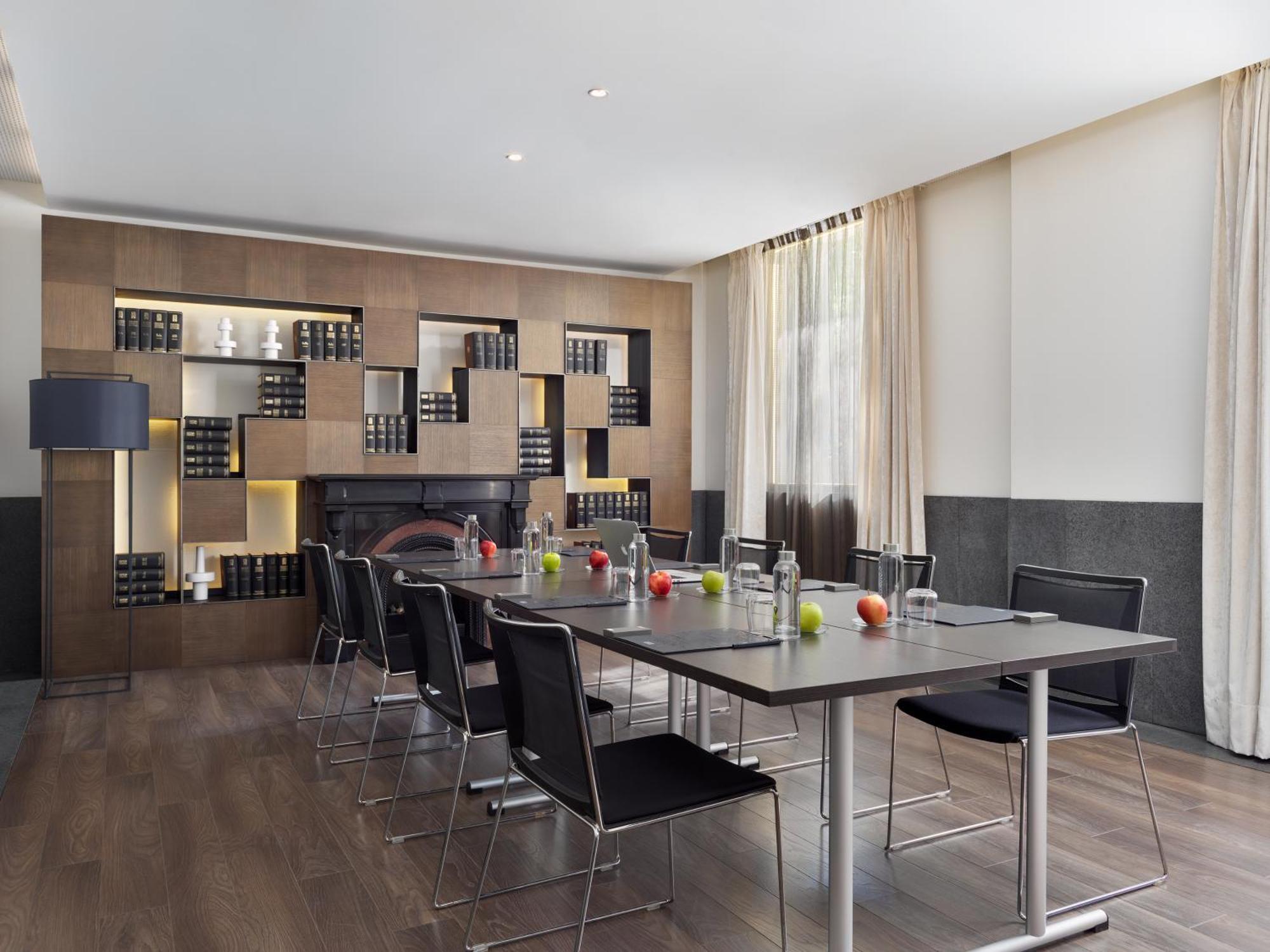 H10 Urquinaona Plaza (adults Only) Hotel