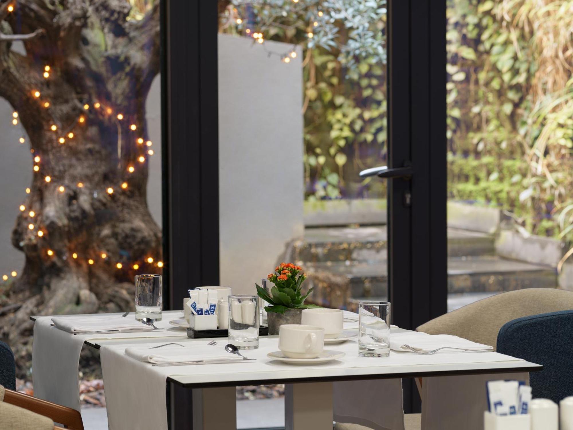 H10 Urquinaona Plaza (adults Only) 4*