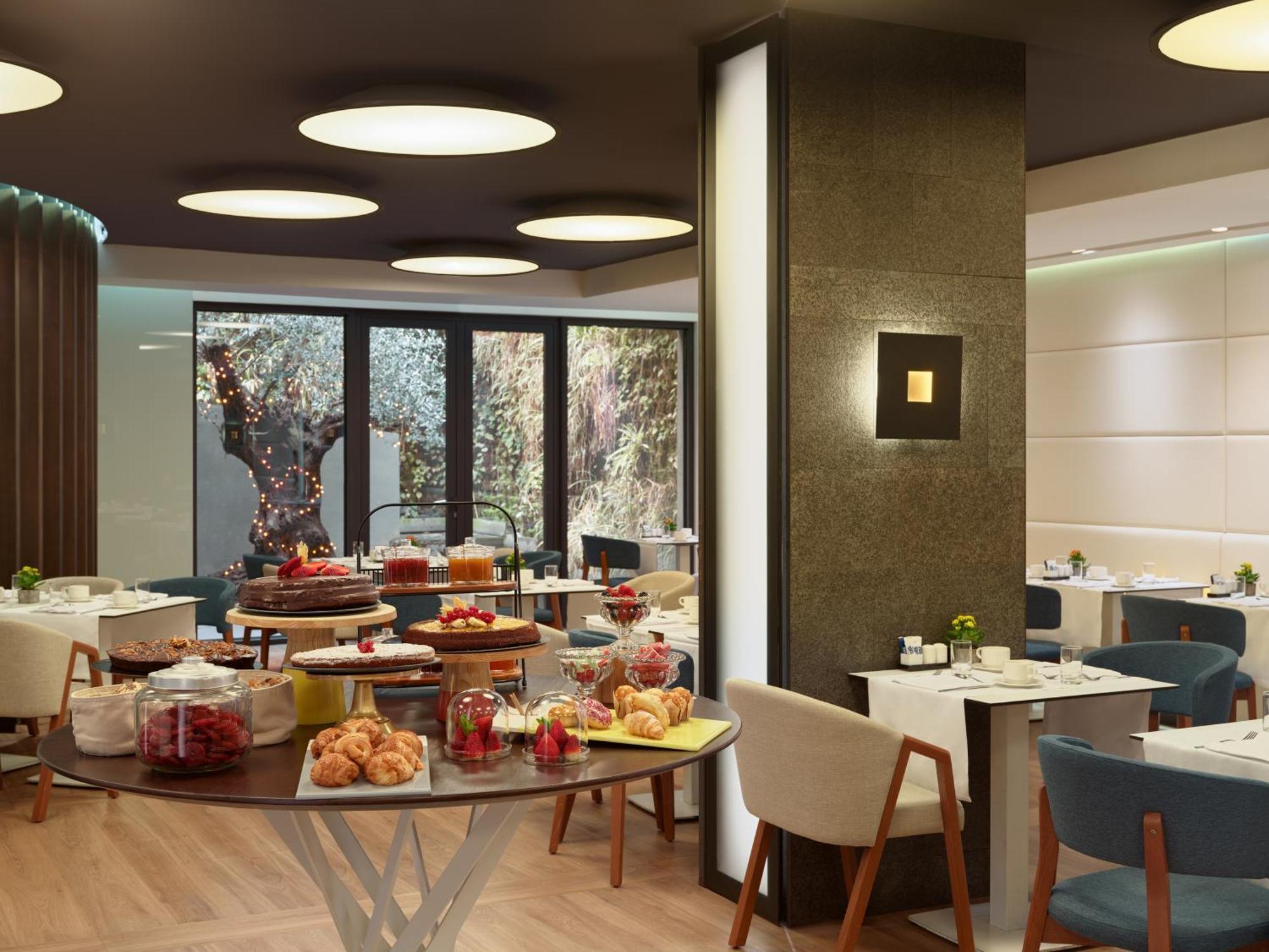 H10 Urquinaona Plaza (adults Only) Hotel 4*