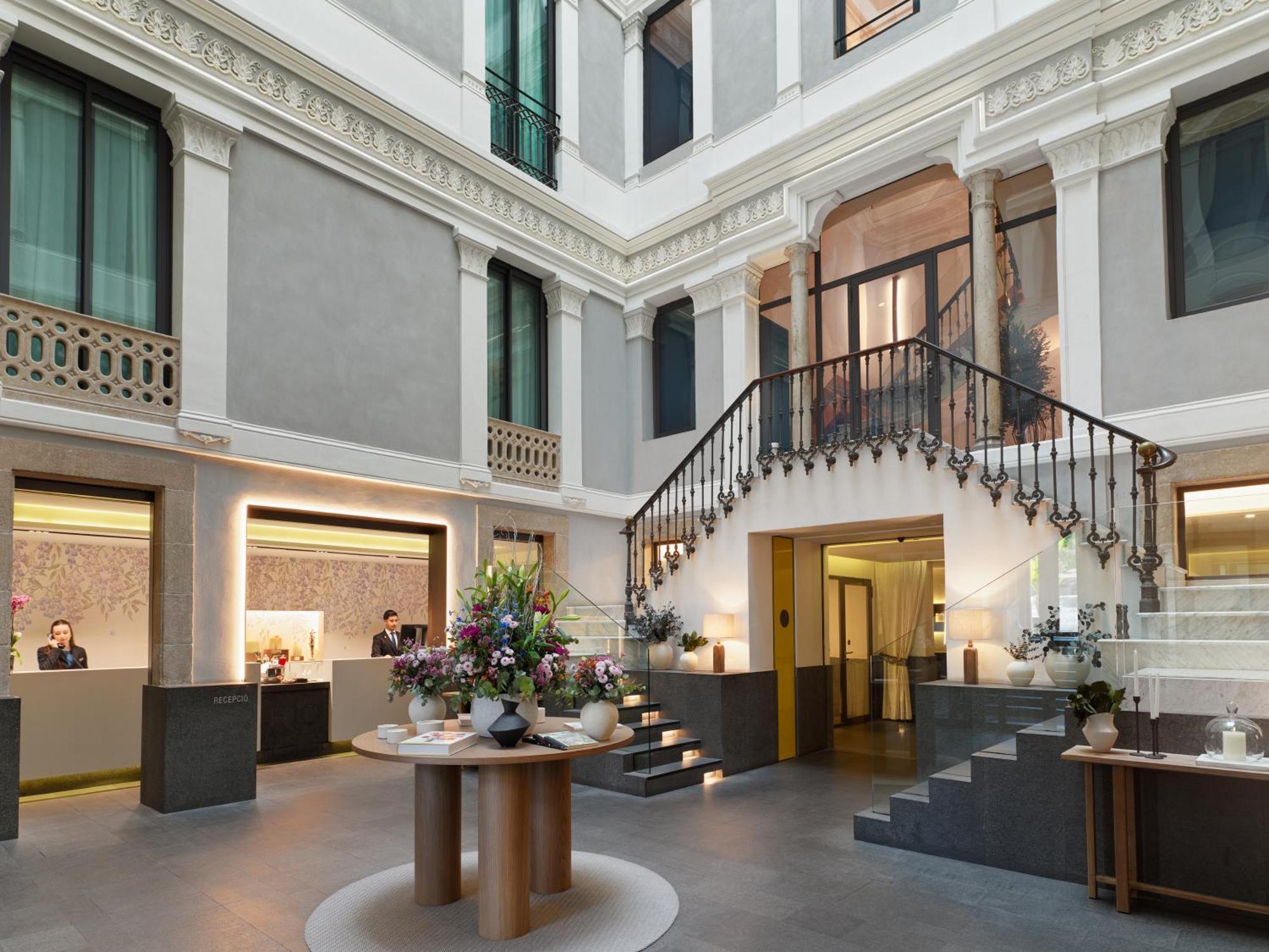 Hotel H10 Urquinaona Plaza (adults Only) 4*