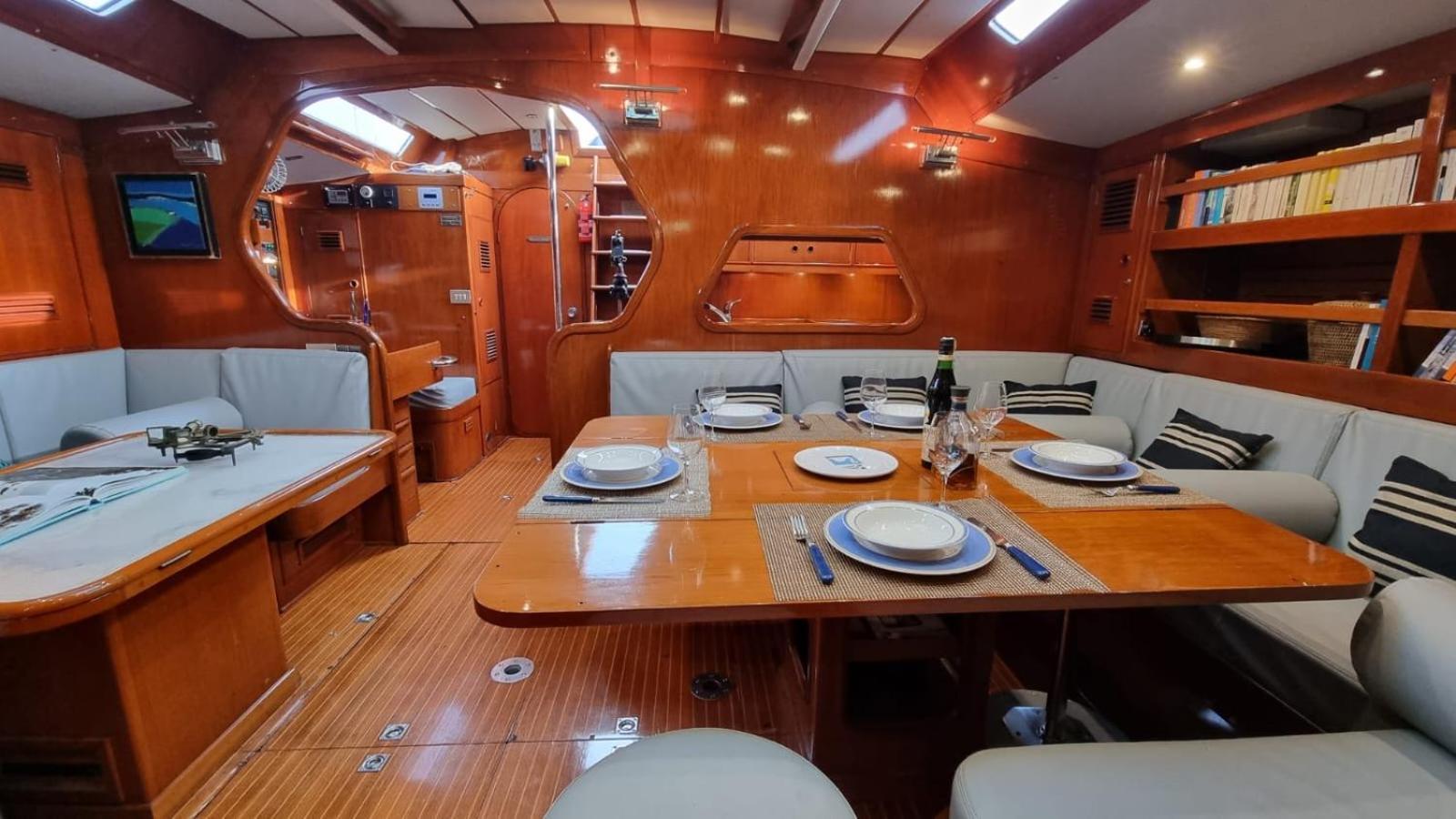 !perfect Sailboat To Relax At The Port Forum! Bateau-hôtel