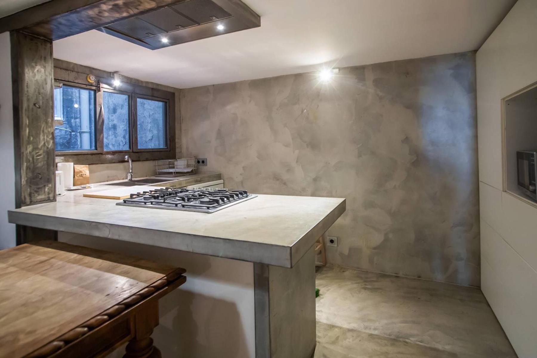 P2amp1057 - Magnific 3br In The Ghotic