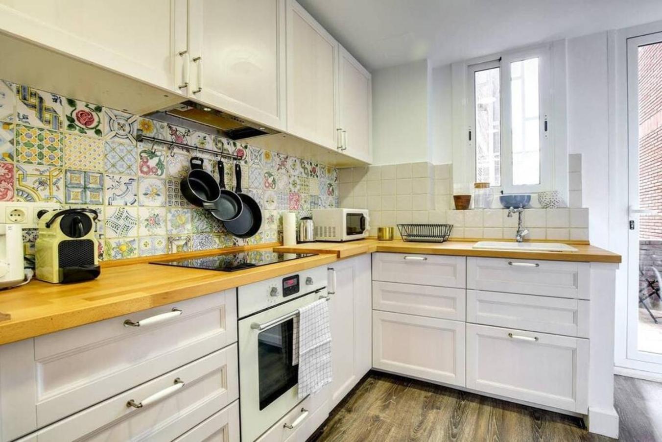Colorful With Cozy Terrace In Gracia Apartment *