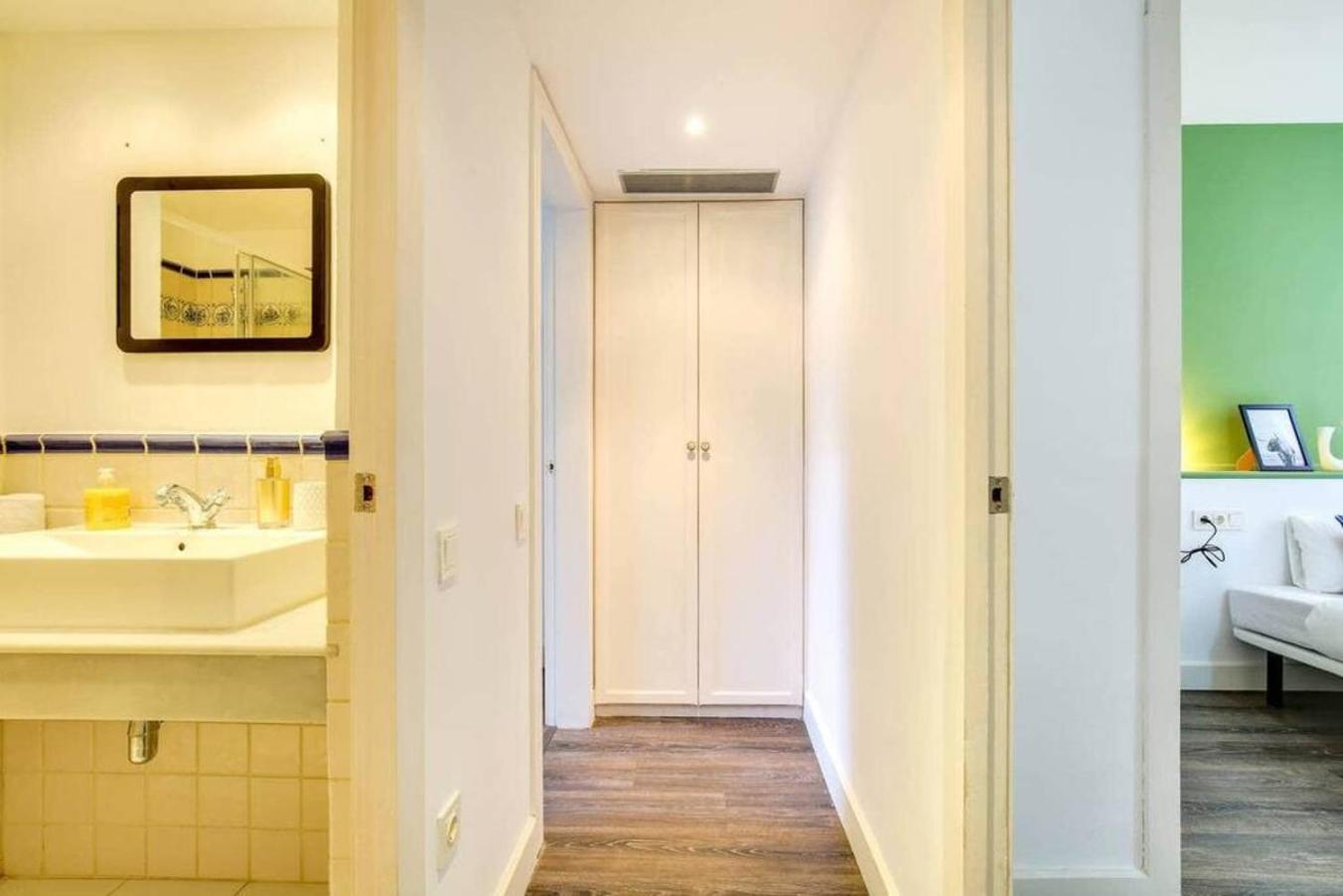 Colorful With Cozy Terrace In Gracia Apartment *