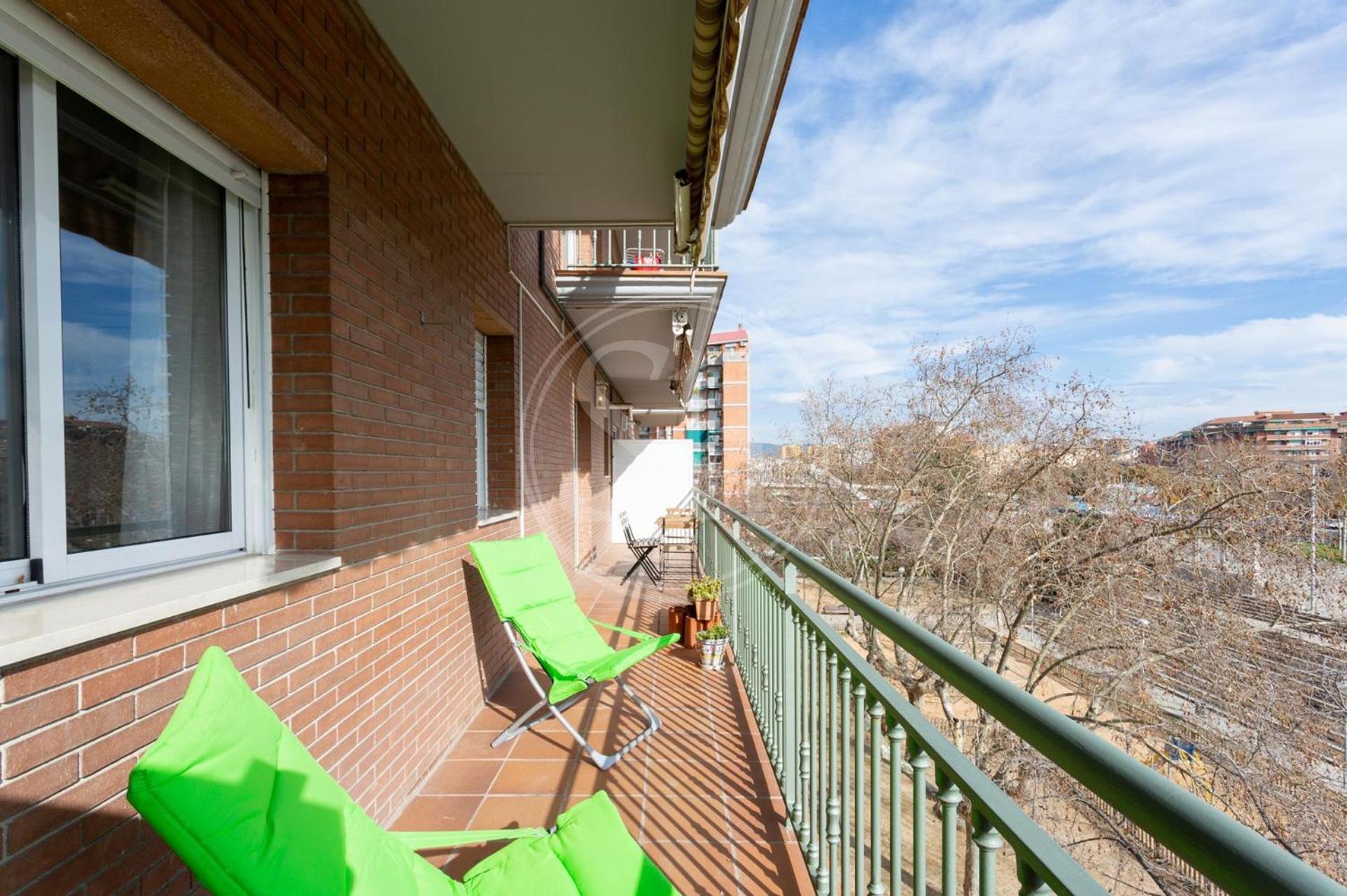 Appartement 3 Con Balcon *