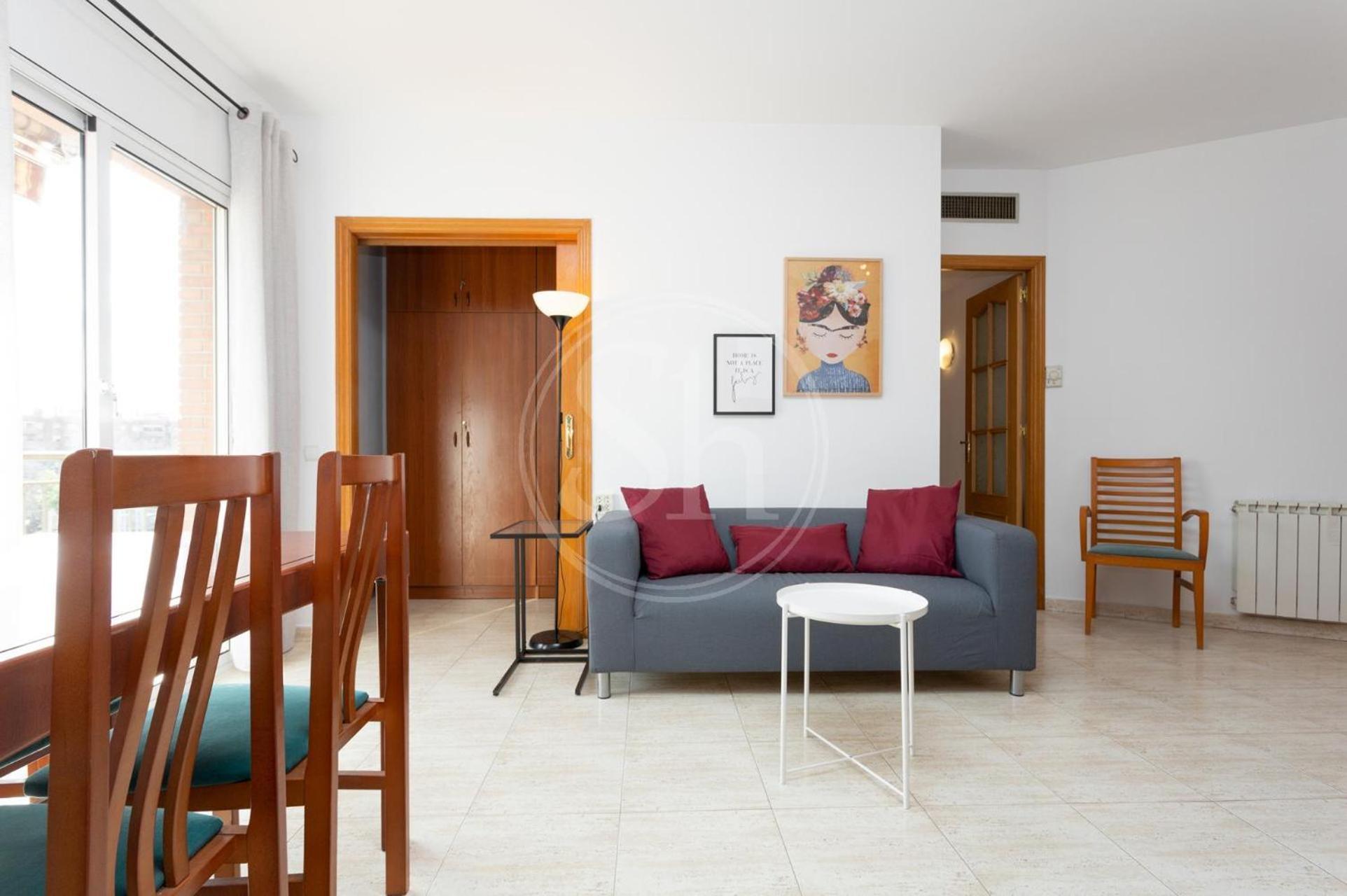 3 Con Balcon * Barcelone