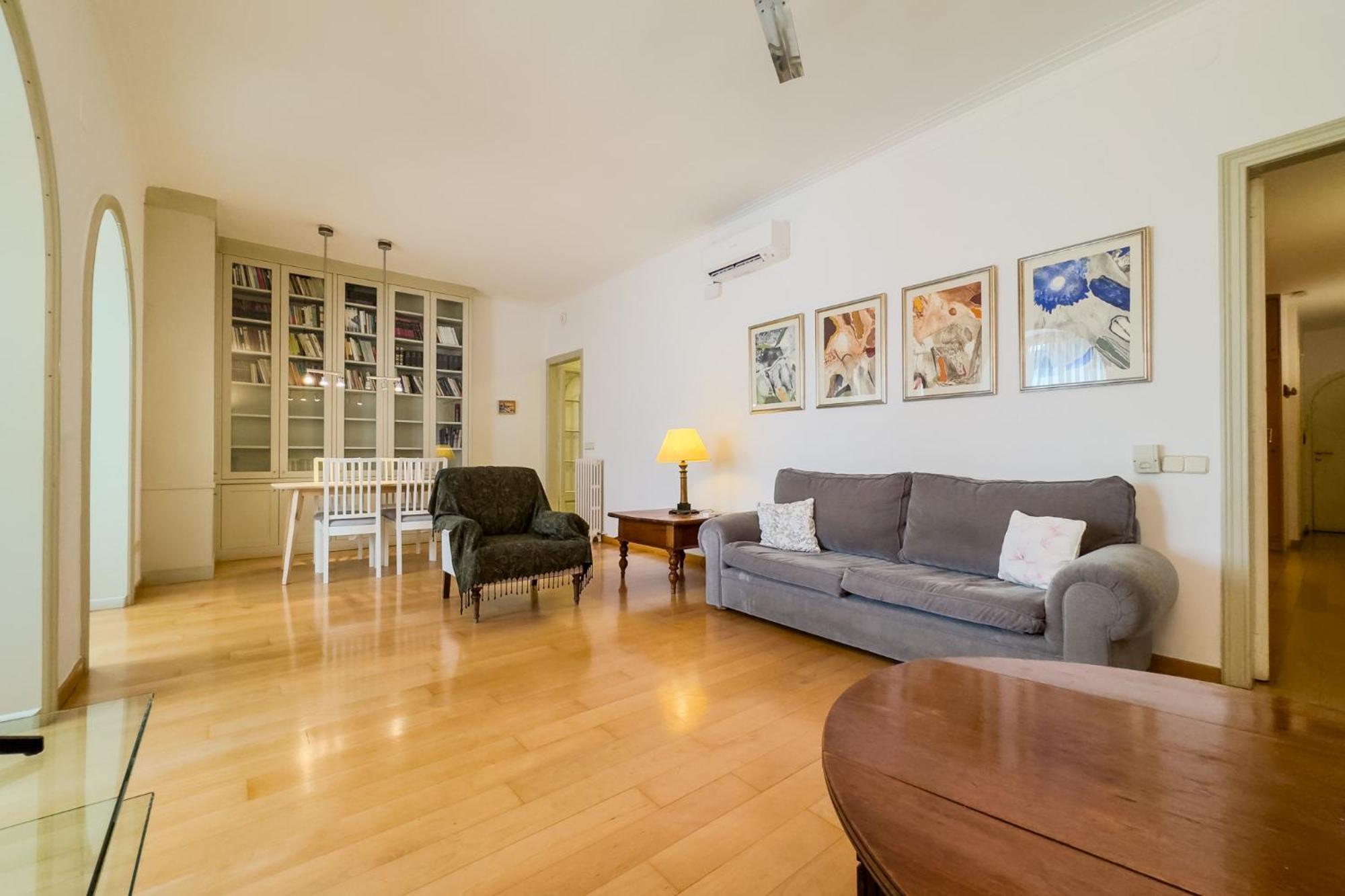 Apartment Enrique Granados