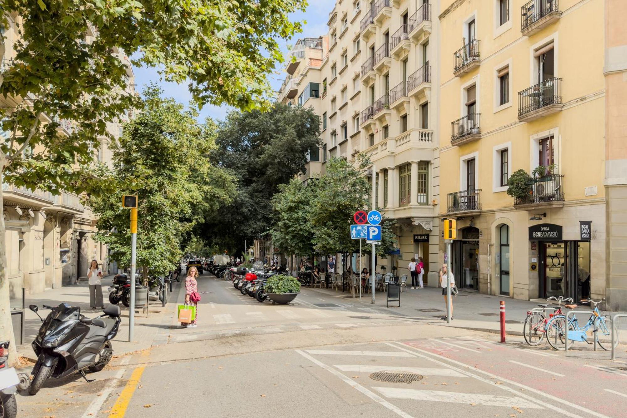 Enrique Granados Apartment Barcelona