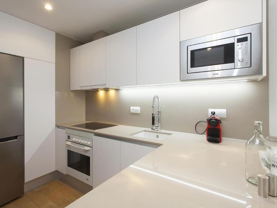 Cozy In Residential Center By Maison Pinata Apartment