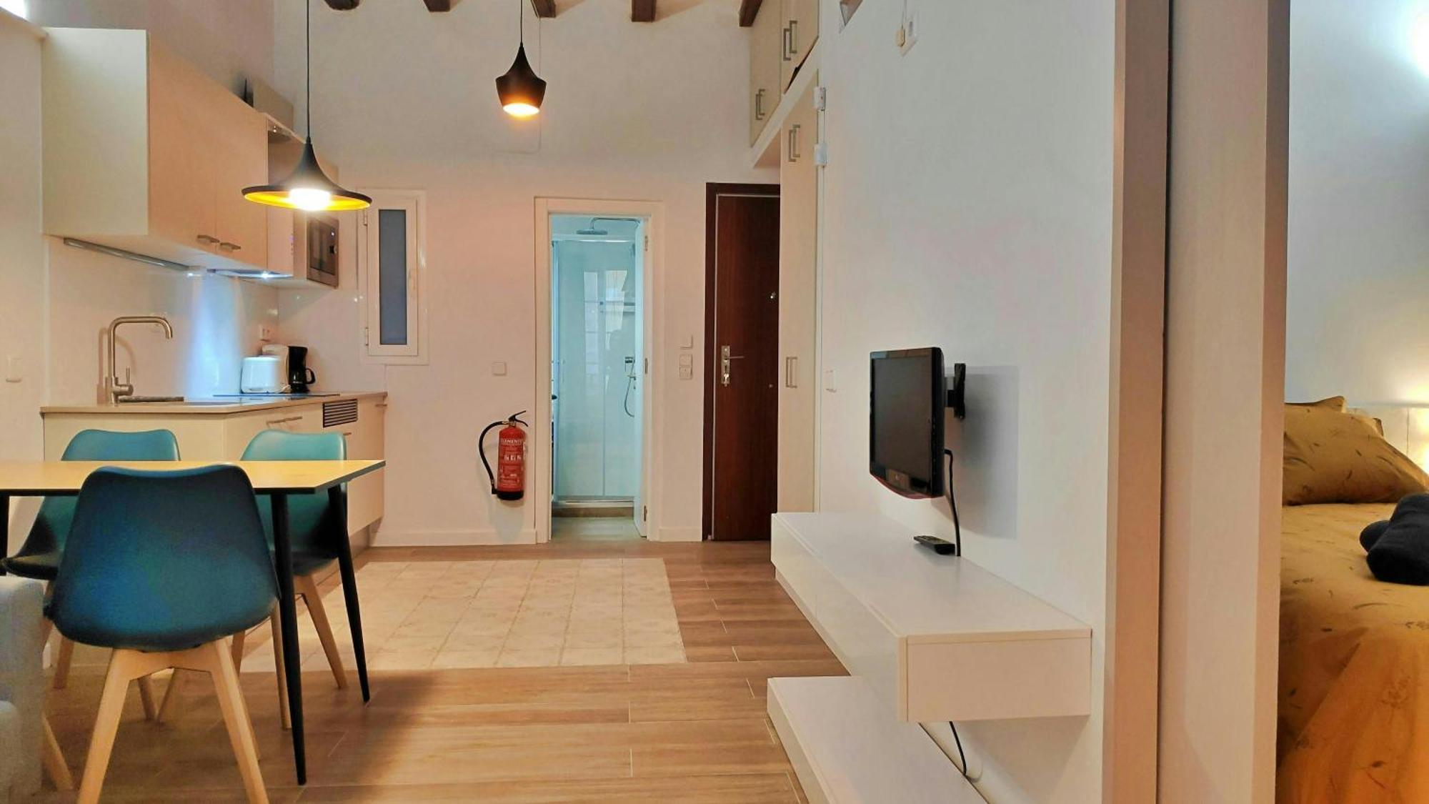 Sant Antoni 3 - Downtown Barcelona. Modern Appartement *