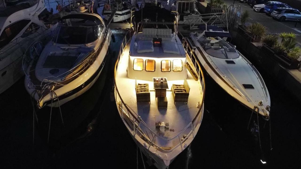 Bateau-hôtel Classic Boat