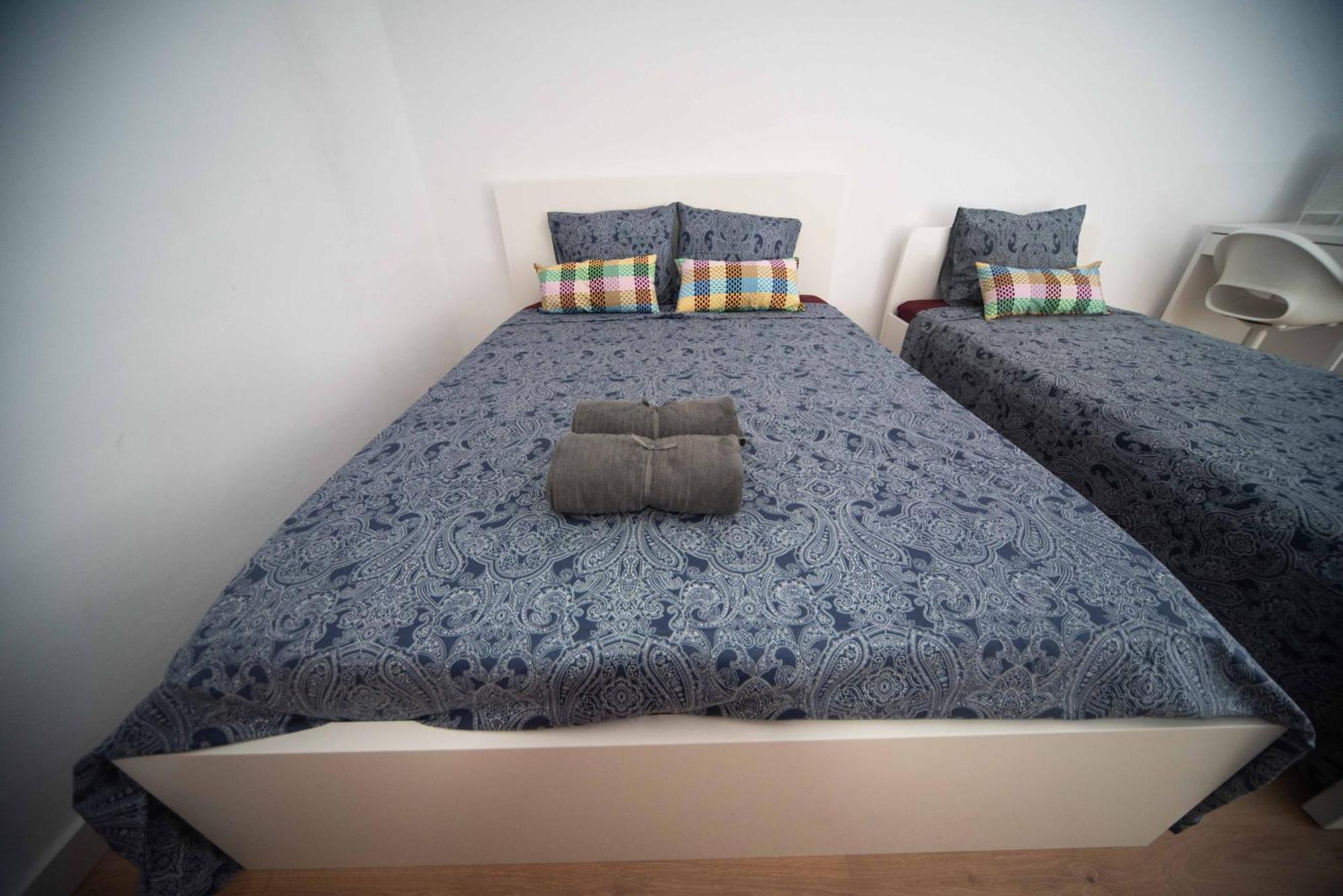 - Eixample Hostel