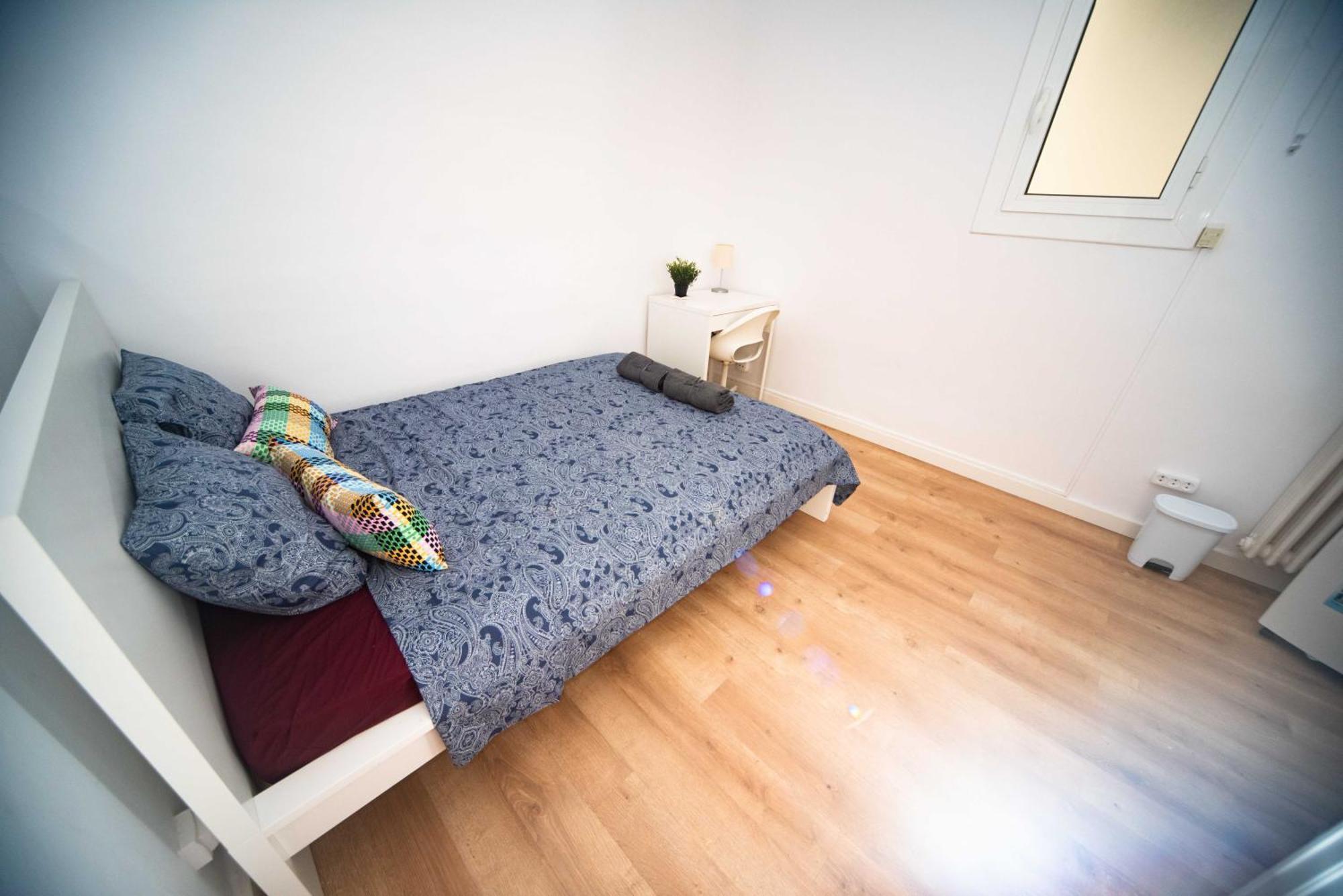 - Eixample Hostel