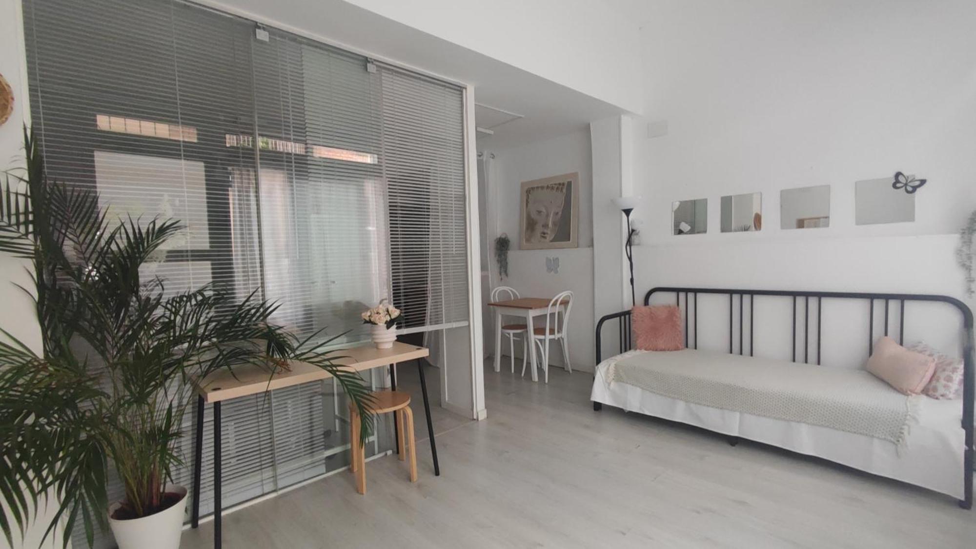 Study Luxe Apartment *
