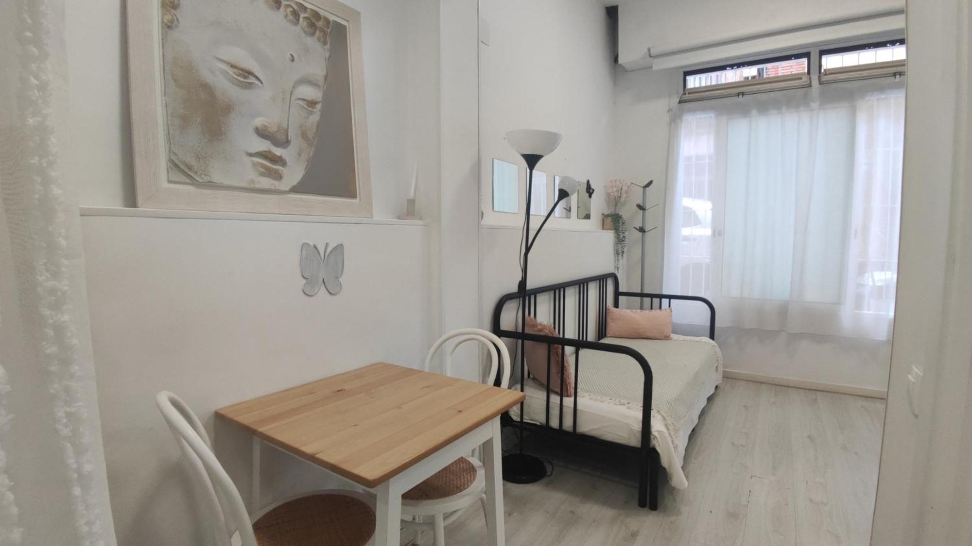 Study Luxe Apartment *