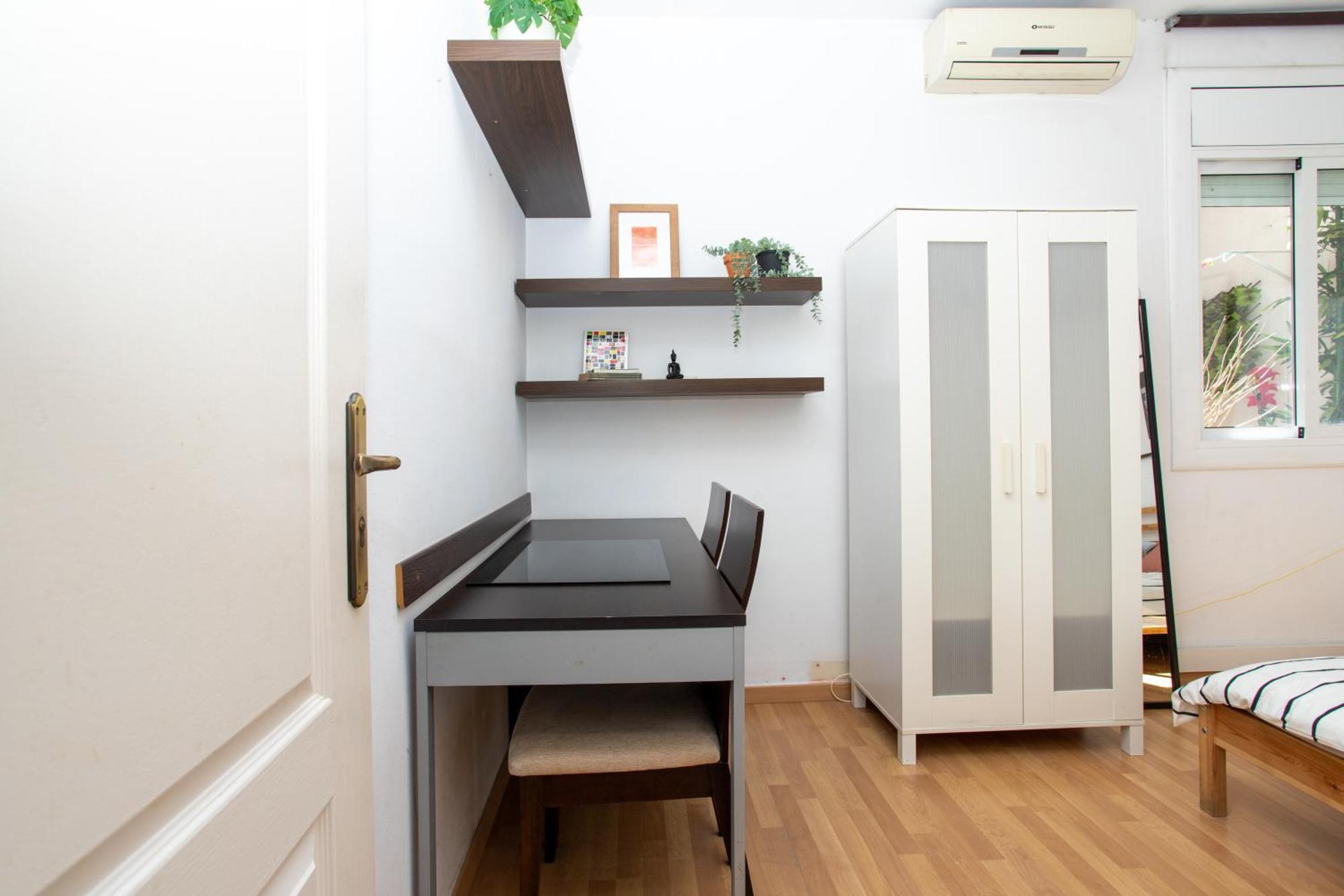 Modern Center Exiample Apartment