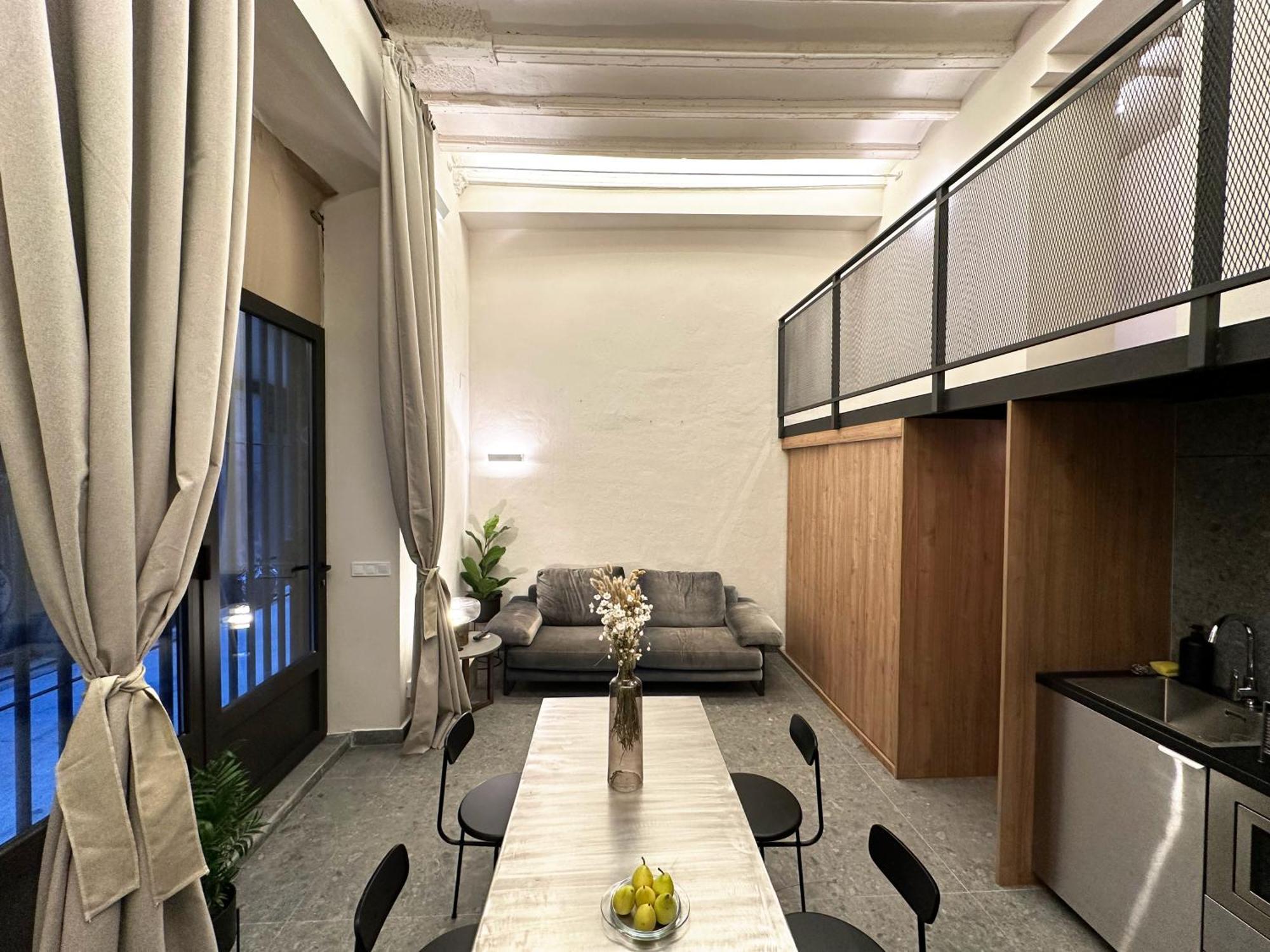Apartment Oasis & Old Town Center