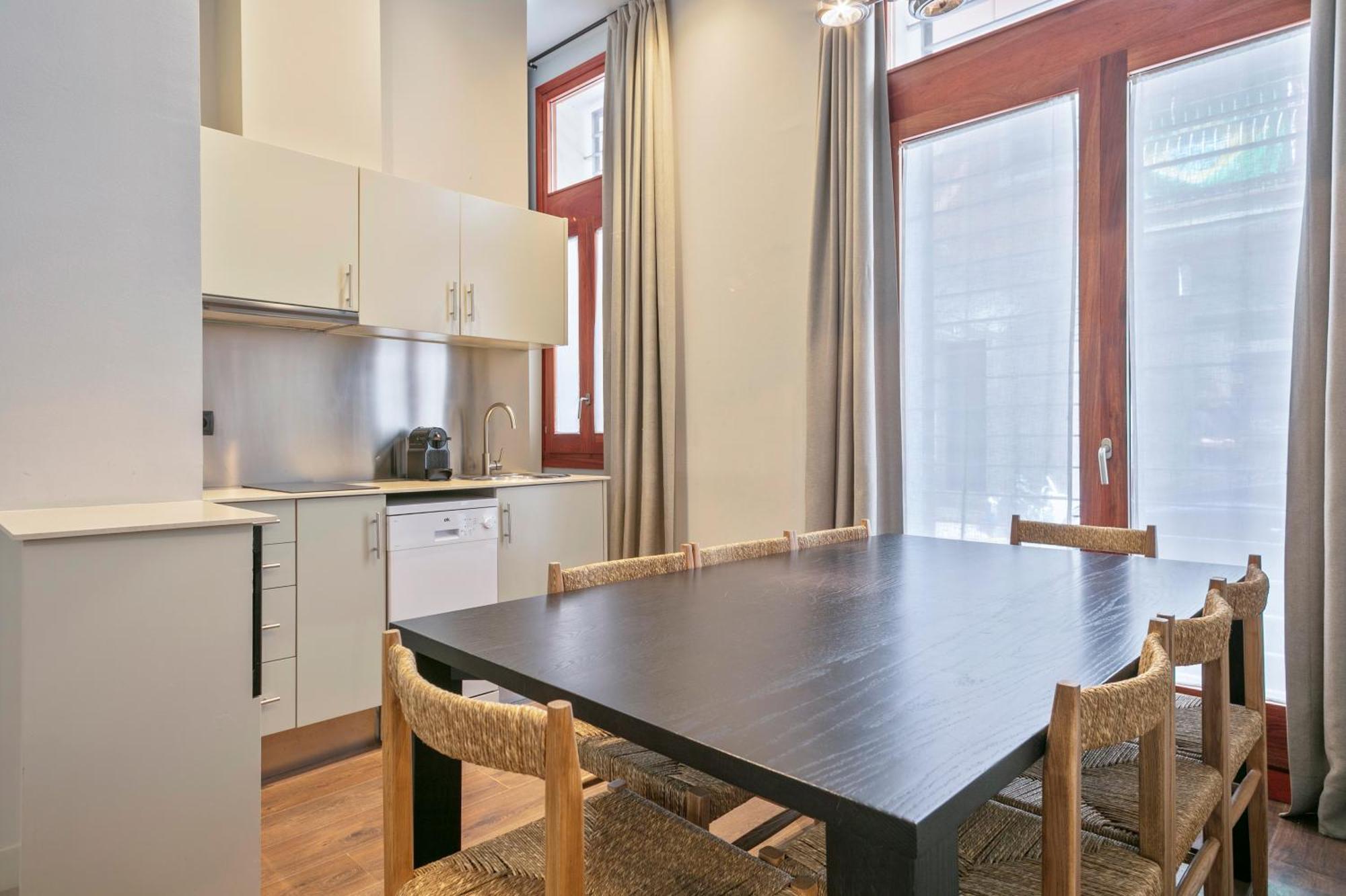 Uma Suites Barceloneta Beach Apartment *