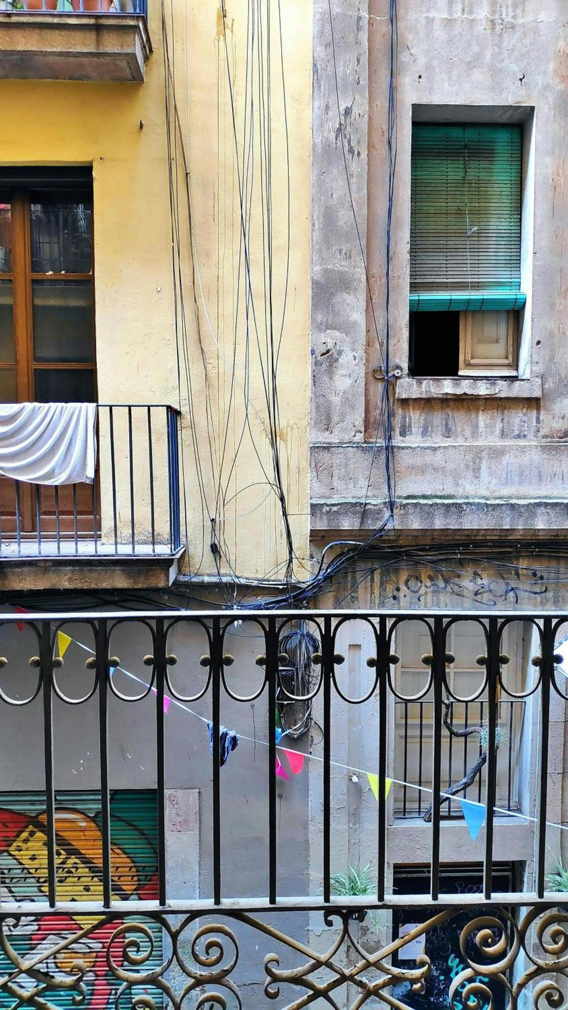 Sant Antoni 3 - Downtown Barcelona. Modern Appartement *