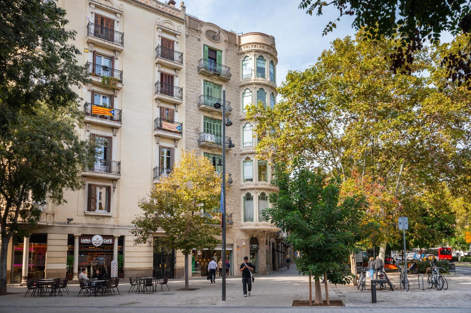 Modernist In The Location * Barcelona