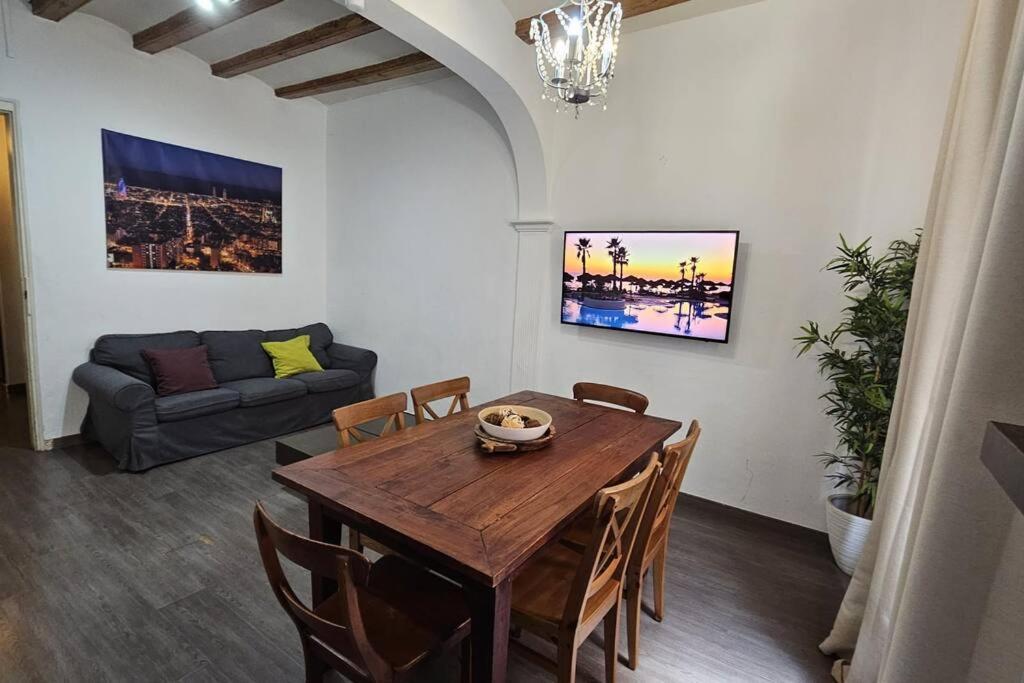 Romantic 19th Century Apartment Barcelona