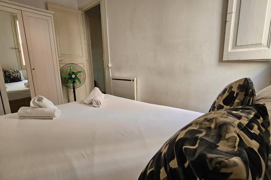 Apartment Romantic 19th Century Barcelona